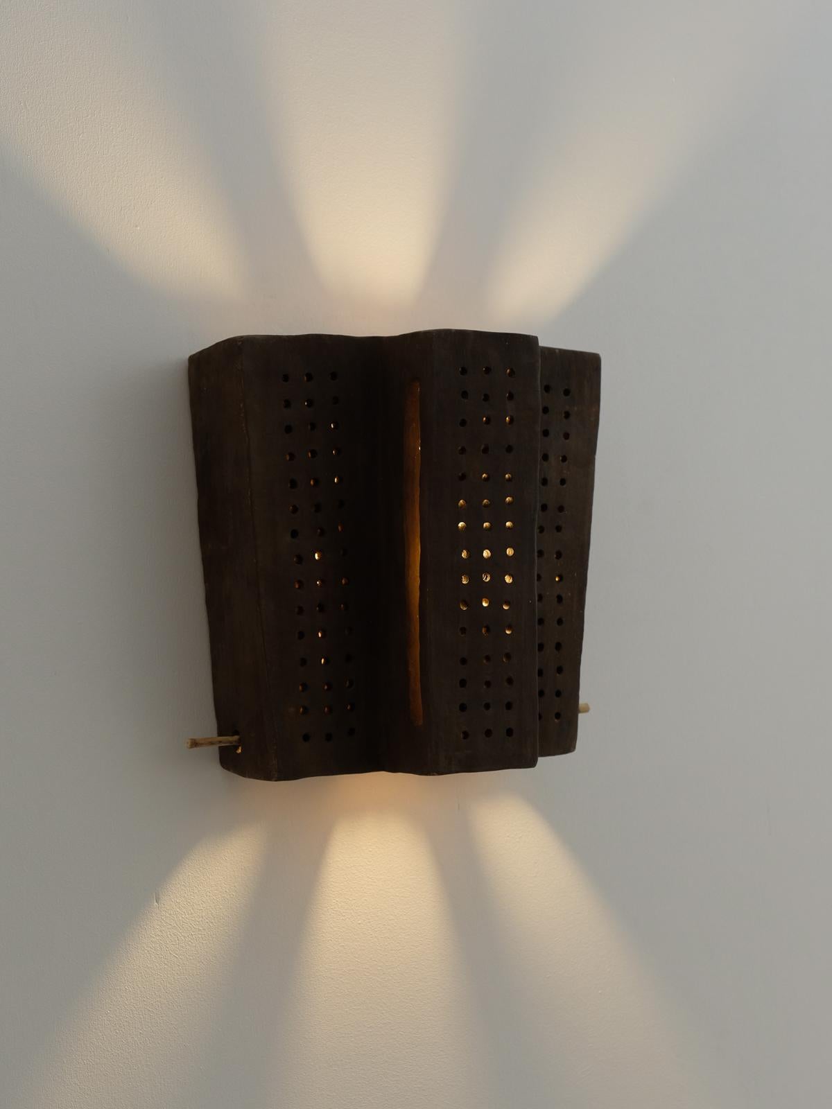 Brown contemporary Ceramic Wall Light Made of local Clay by memòri studio For Sale 6