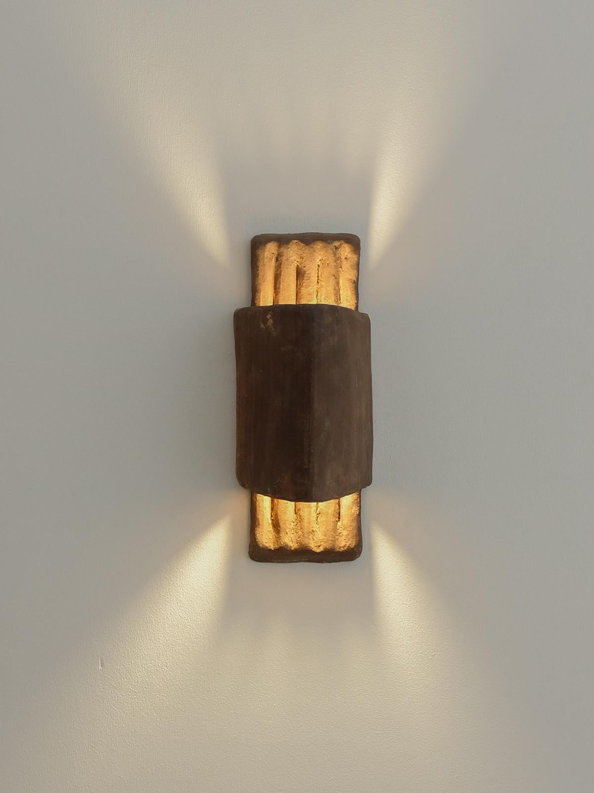 Hand-Crafted Brown contemporary Ceramic Wall Light Made of local Clay, handcrafted For Sale