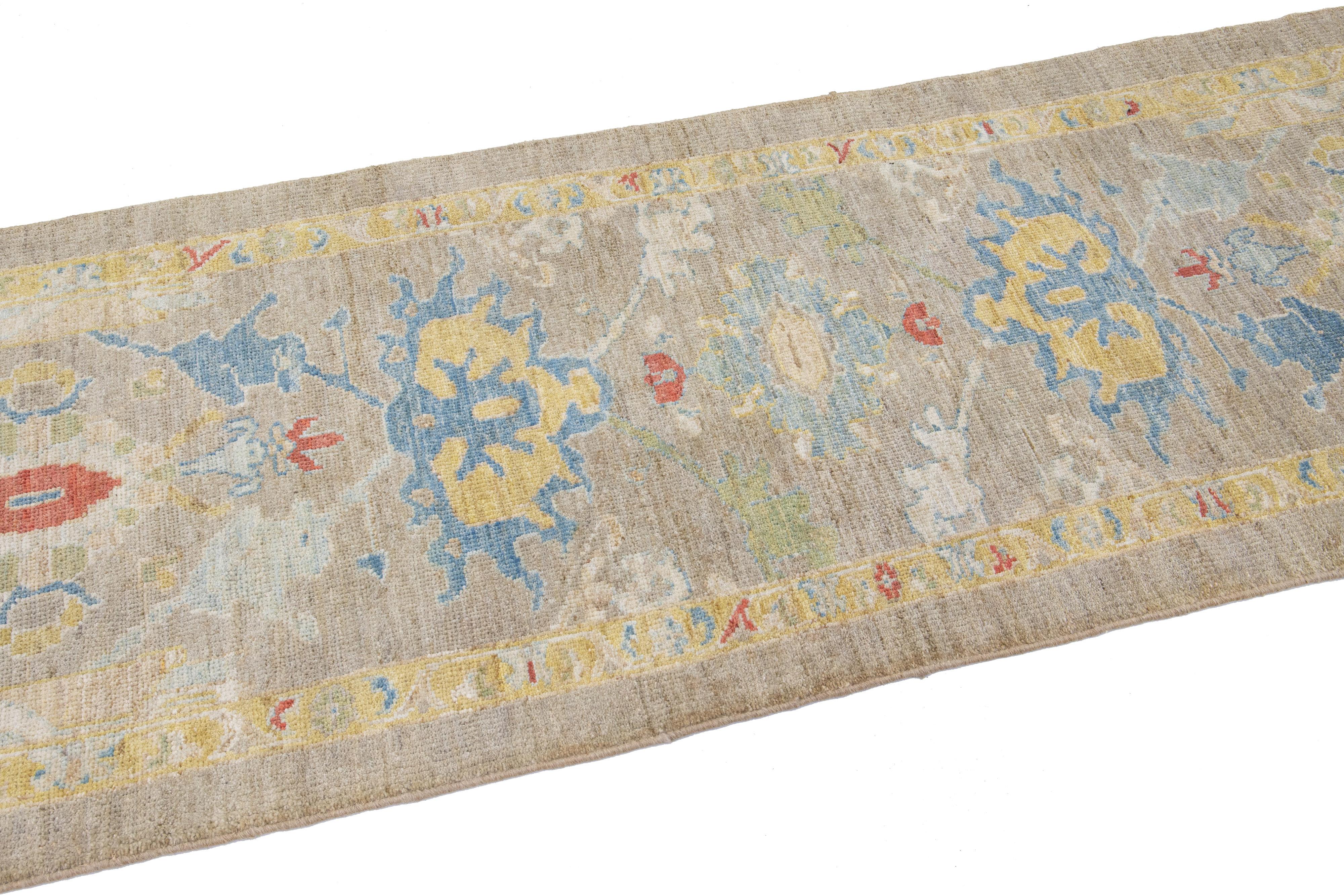 Brown Contemporary Mahal Handmade Floral Wool Runner  For Sale 1