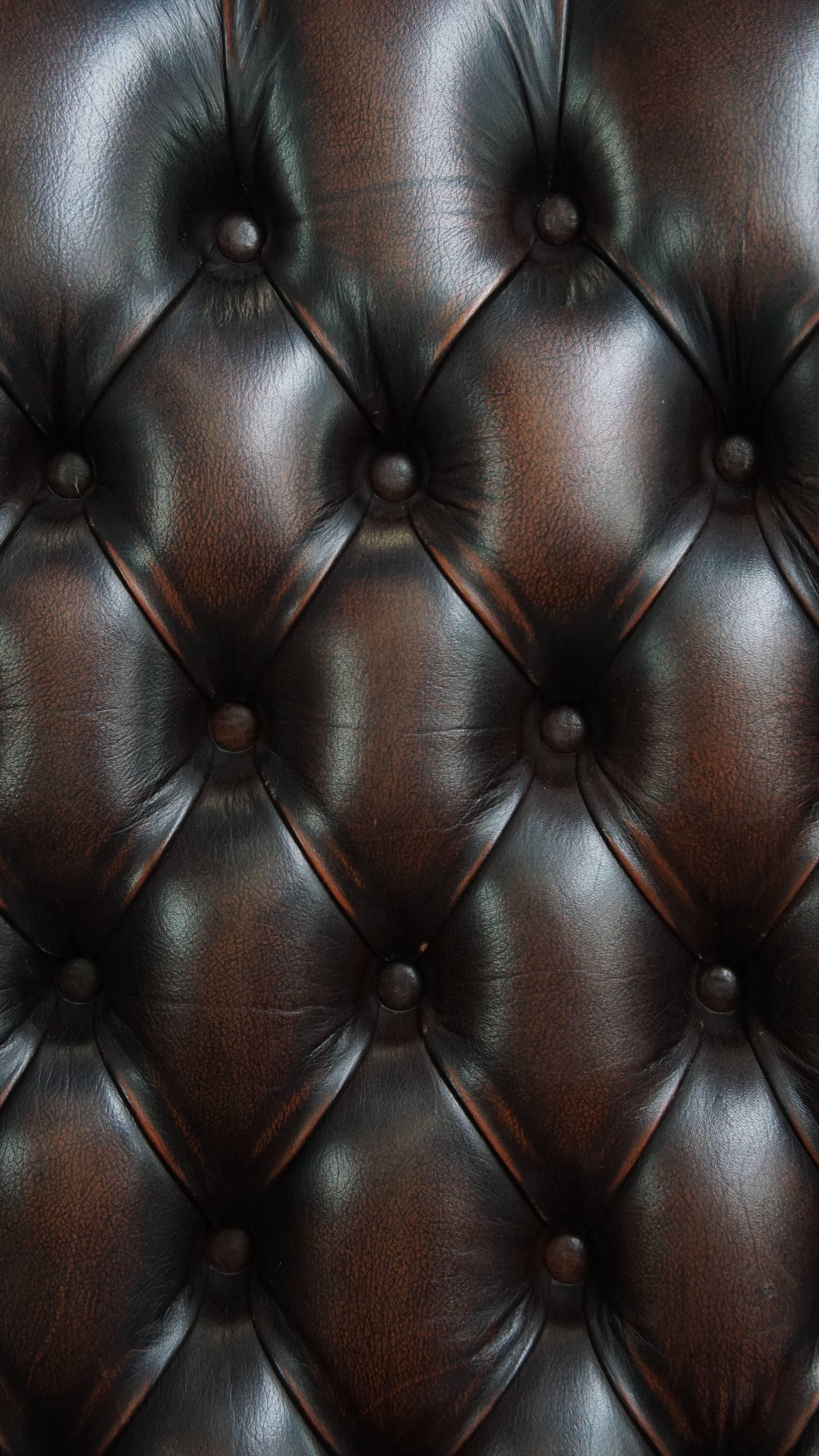 Sedia Chesterfield Wingback in pelle di vacchetta marrone in vendita 7