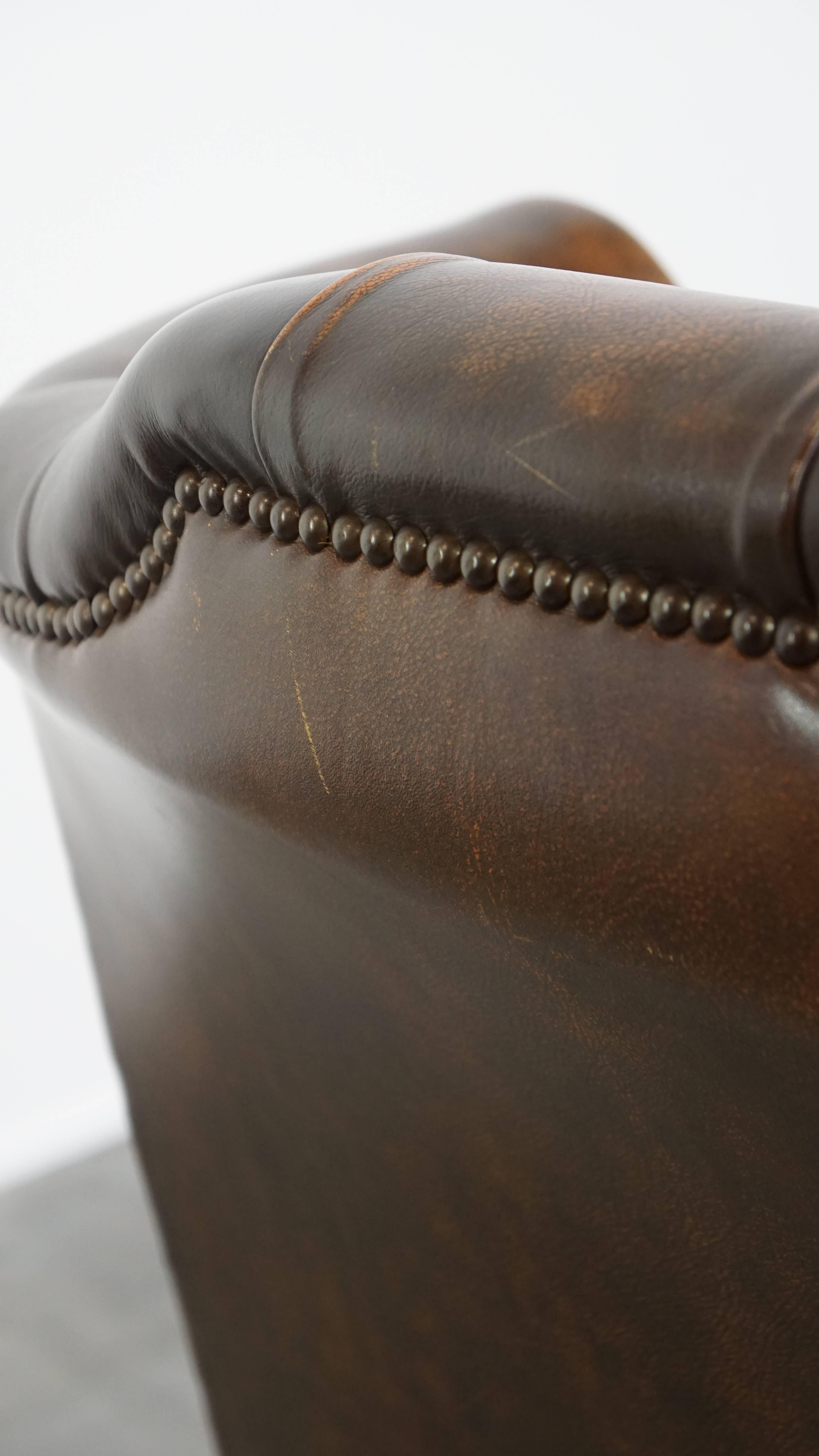 Chaise Chesterfield en cuir de vache marron de style anglais en vente 6