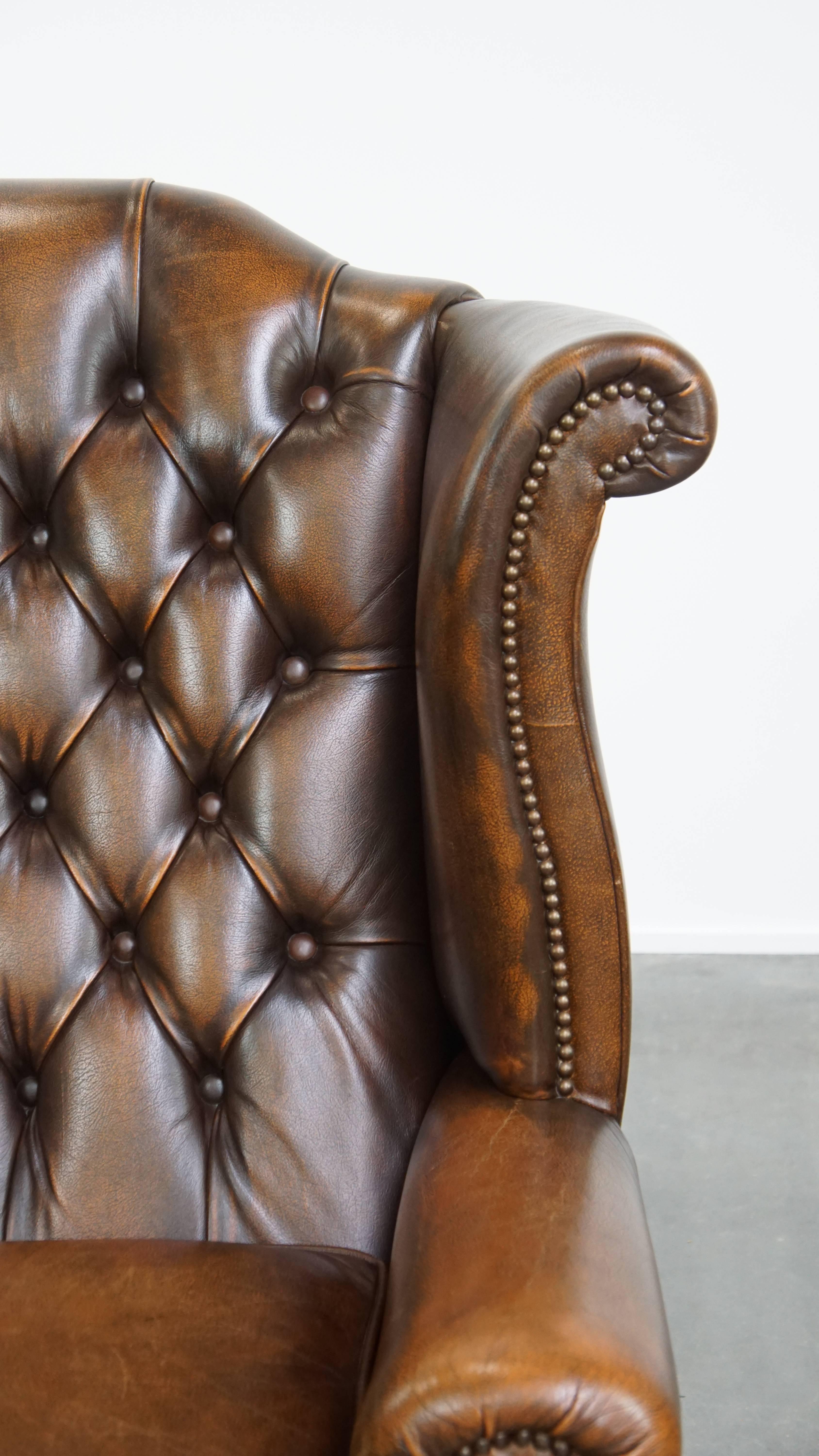 Chaise Chesterfield en cuir de vache marron de style anglais en vente 1