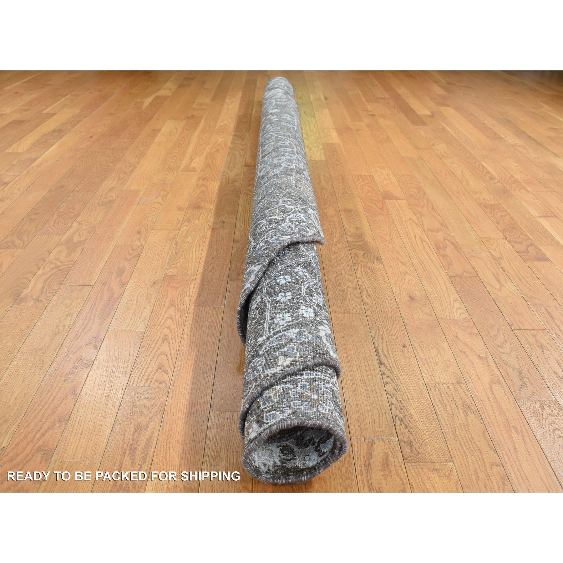XXI secolo e contemporaneo Tappeto rotondo marrone Cypress Tree Design Silk with Wool Hand Knots Rugs 9'10