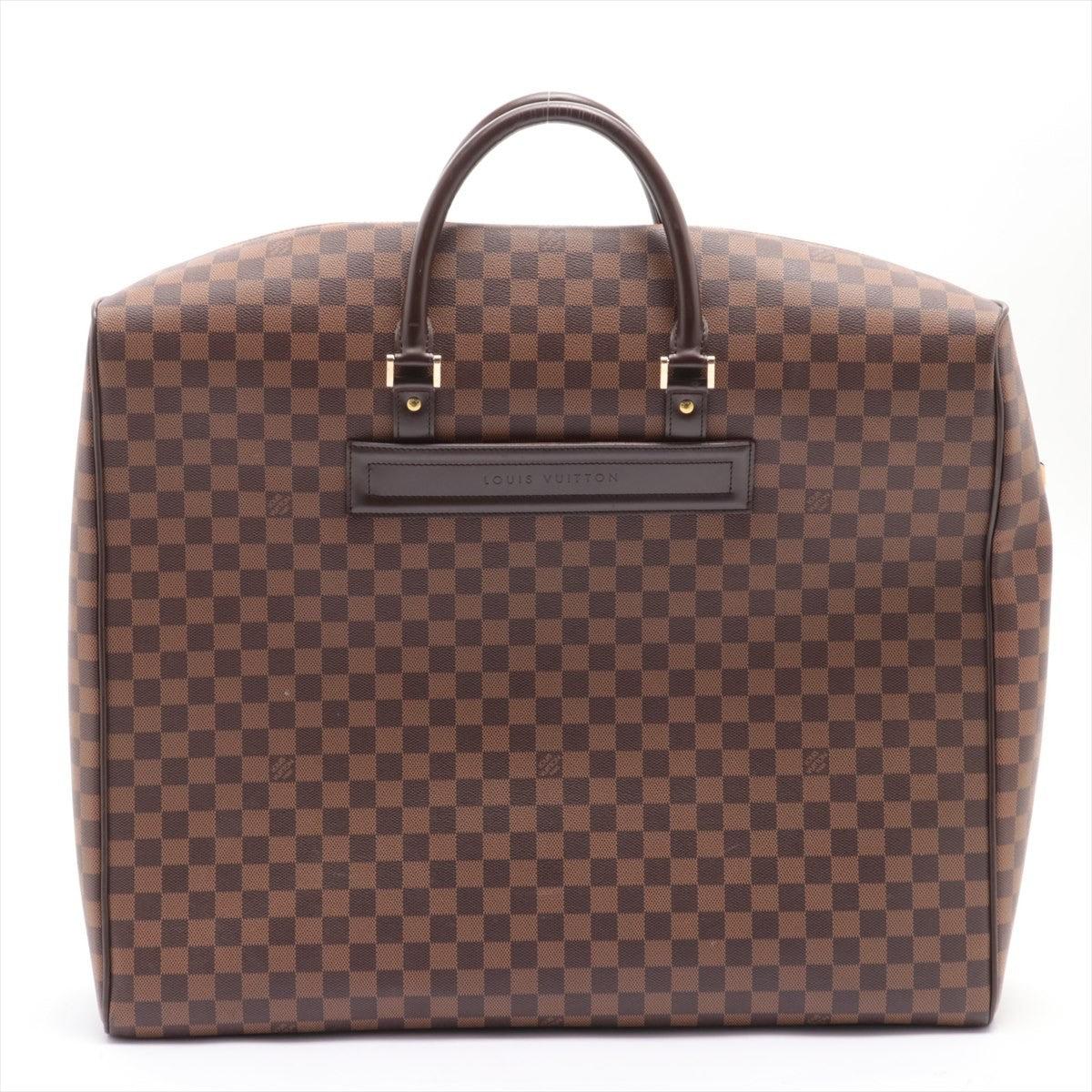 Louis Vuitton Nolita GM Reisetasche aus braunem Damier Ebene beschichtetem Canvas mit goldfarbener Hardware, dunkelbraunem Leder, zwei gerollten Griffen, einer Schlitztasche an der Außenseite, rotem Canvasfutter, zwei Schlitztaschen an den