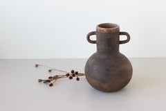 Dunkelbraune Vase von Eguzkiñe Egaña