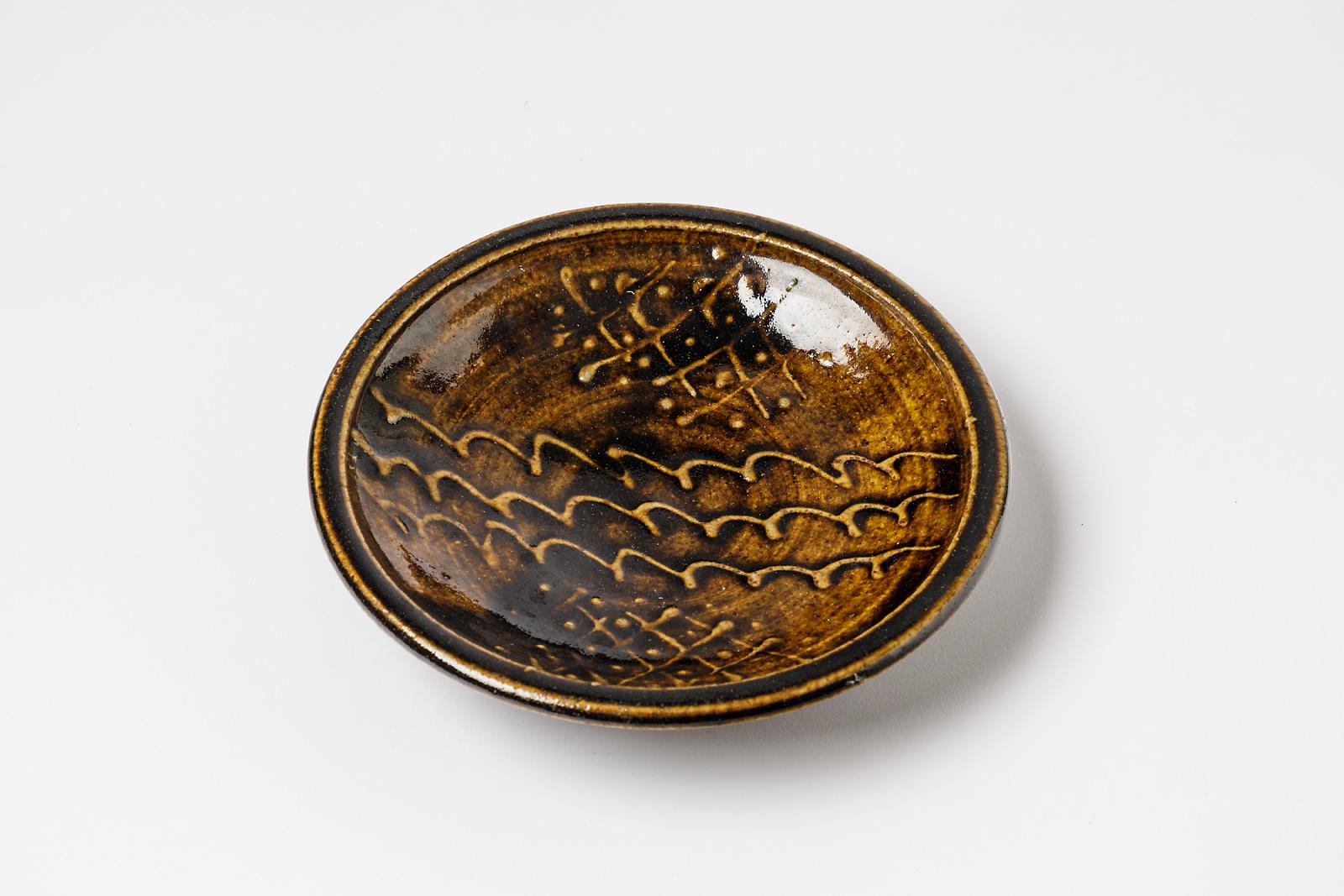 Mid-Century Modern Assiette ou plat en céramique décorative en grès marron par JM Doix, vers 1980 en vente