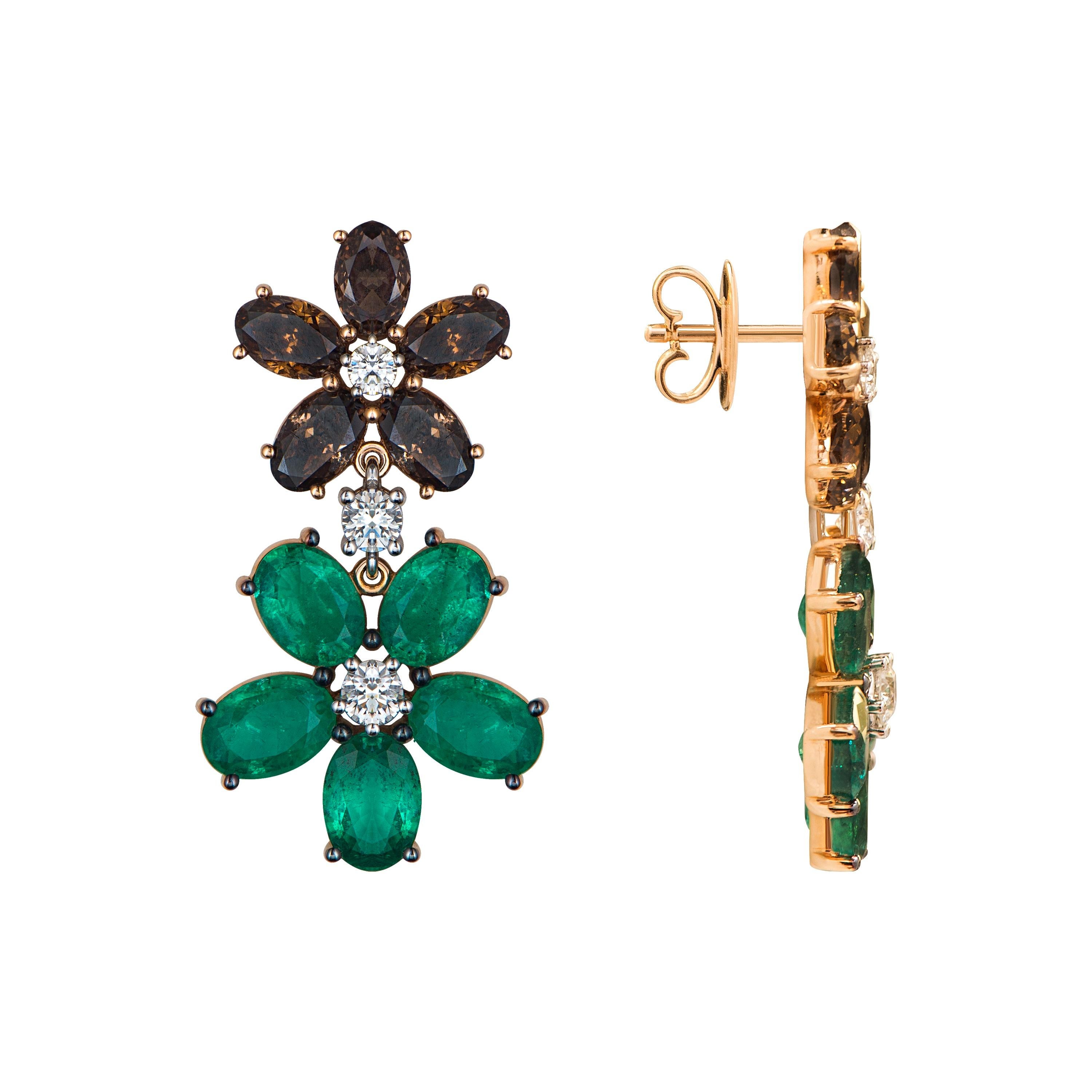 Brown diamonds and emeralds are in a harmonious match in this 18K rose gold blossom drop earrings. The upper flower is made up of five brown diamond 