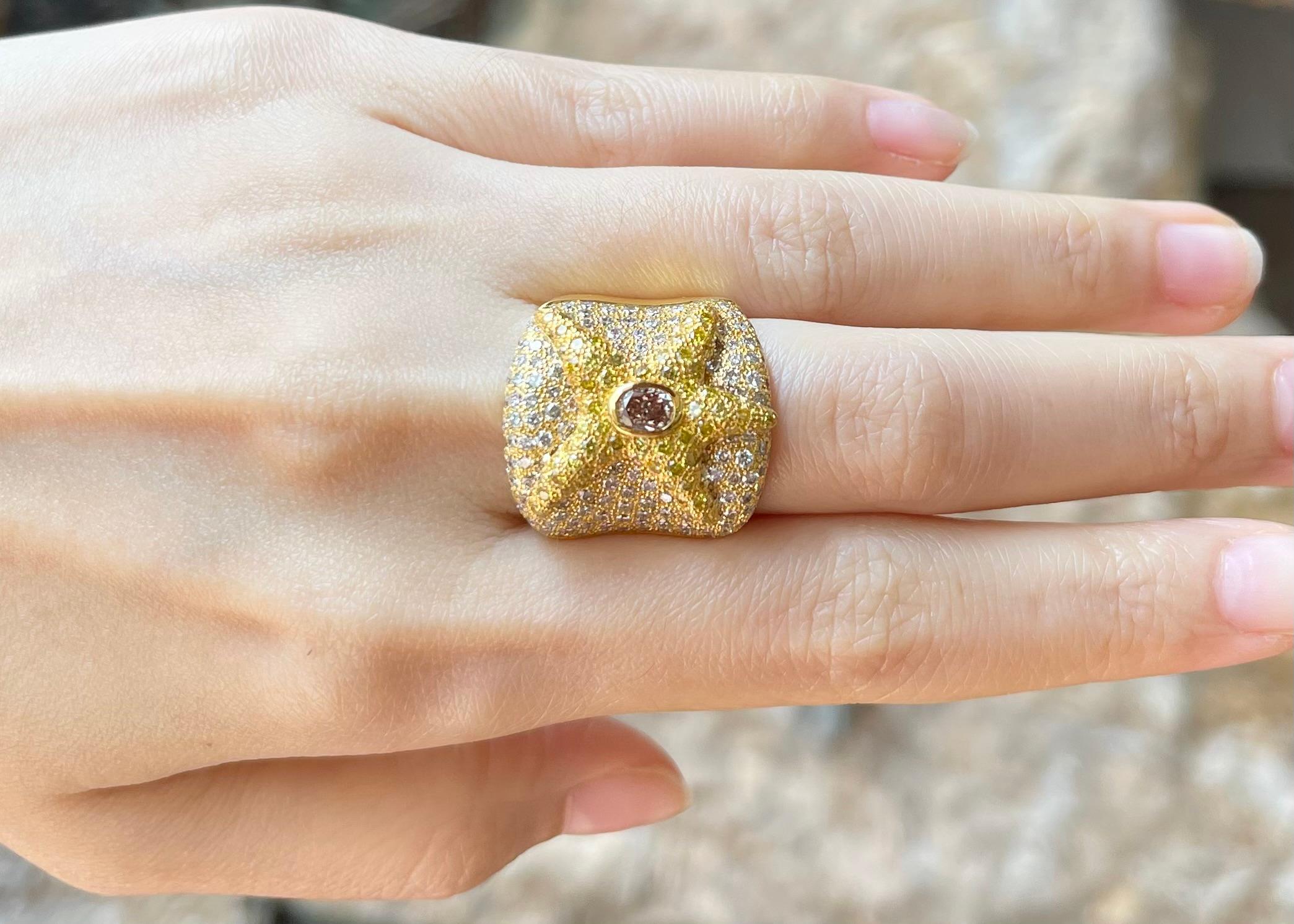 Contemporain Bague étoile de mer en or 18 carats, diamant brun et diamant jaune en vente