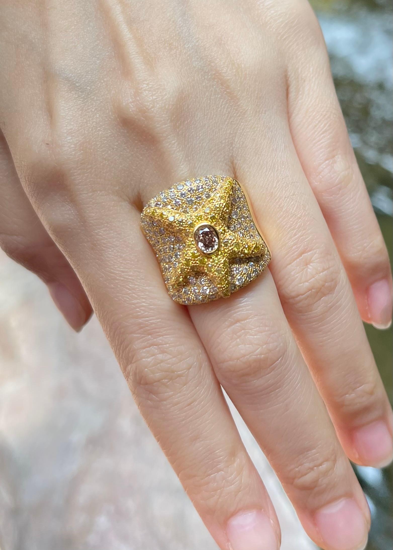 Taille brillant Bague étoile de mer en or 18 carats, diamant brun et diamant jaune en vente