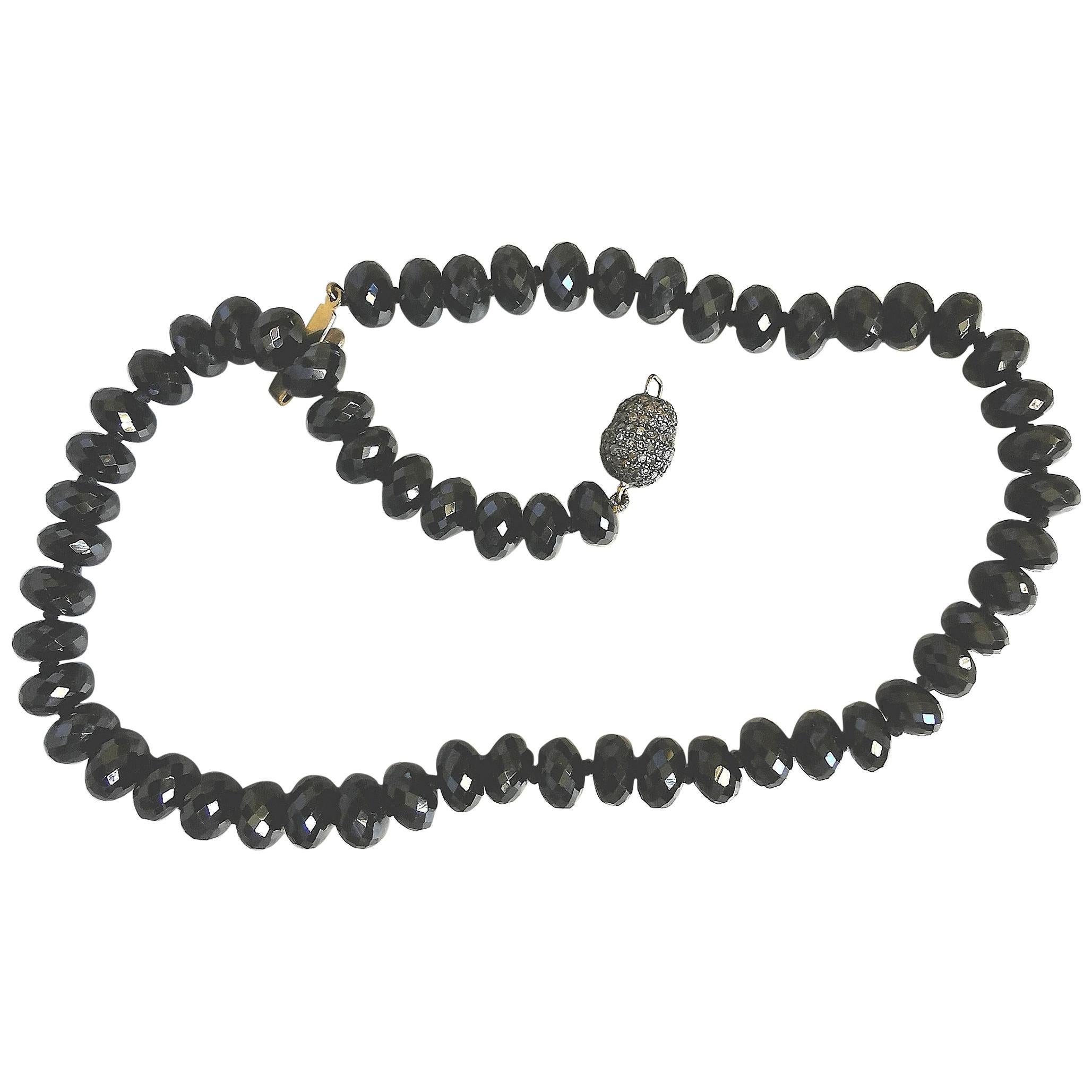 Collier de perles en Onyx à facettes multiples avec fermoir en diamant Brown en vente