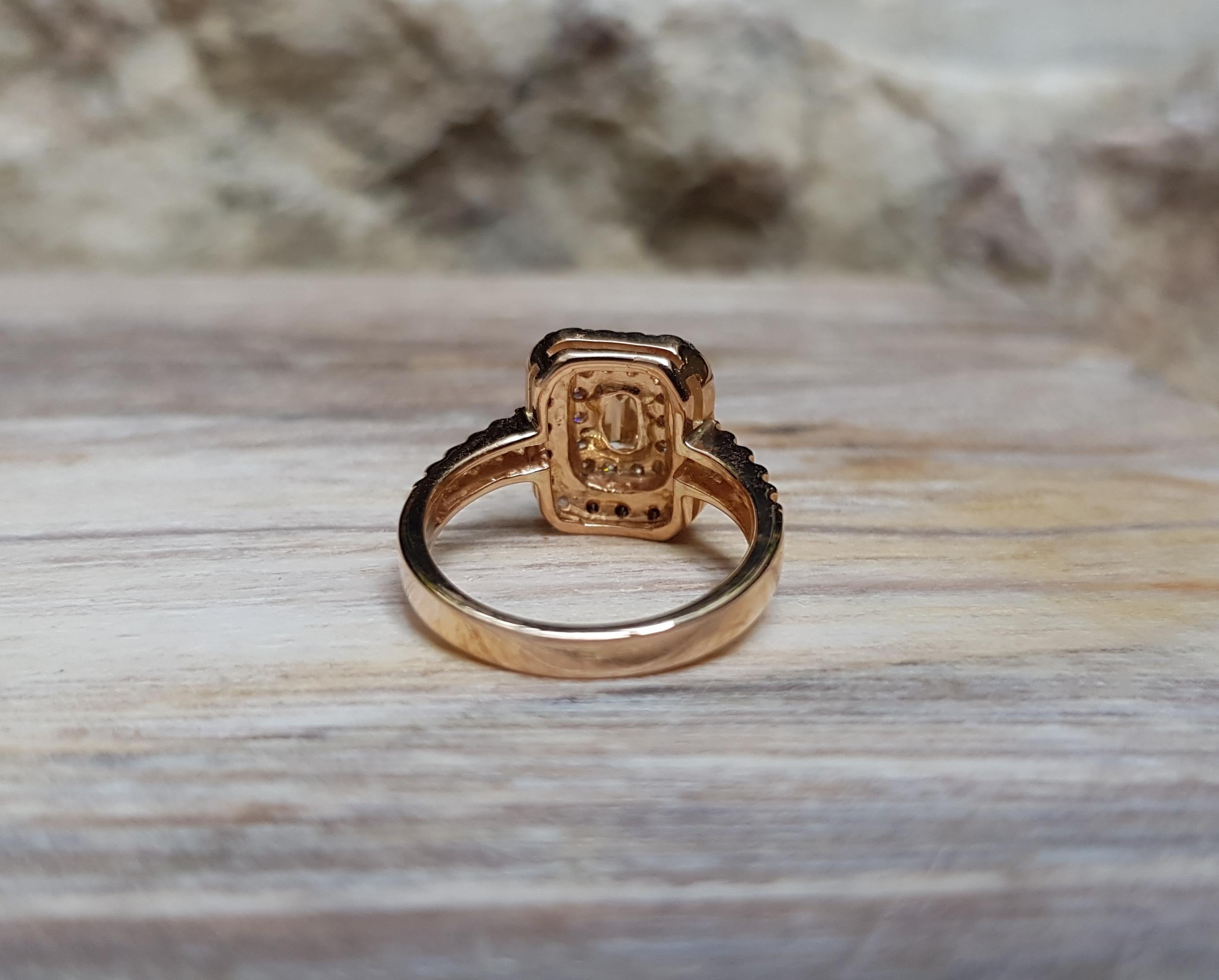 Brown Diamond Engagement Ring Set in 18 Karat Rose Gold Settings In New Condition For Sale In Bangkok, TH