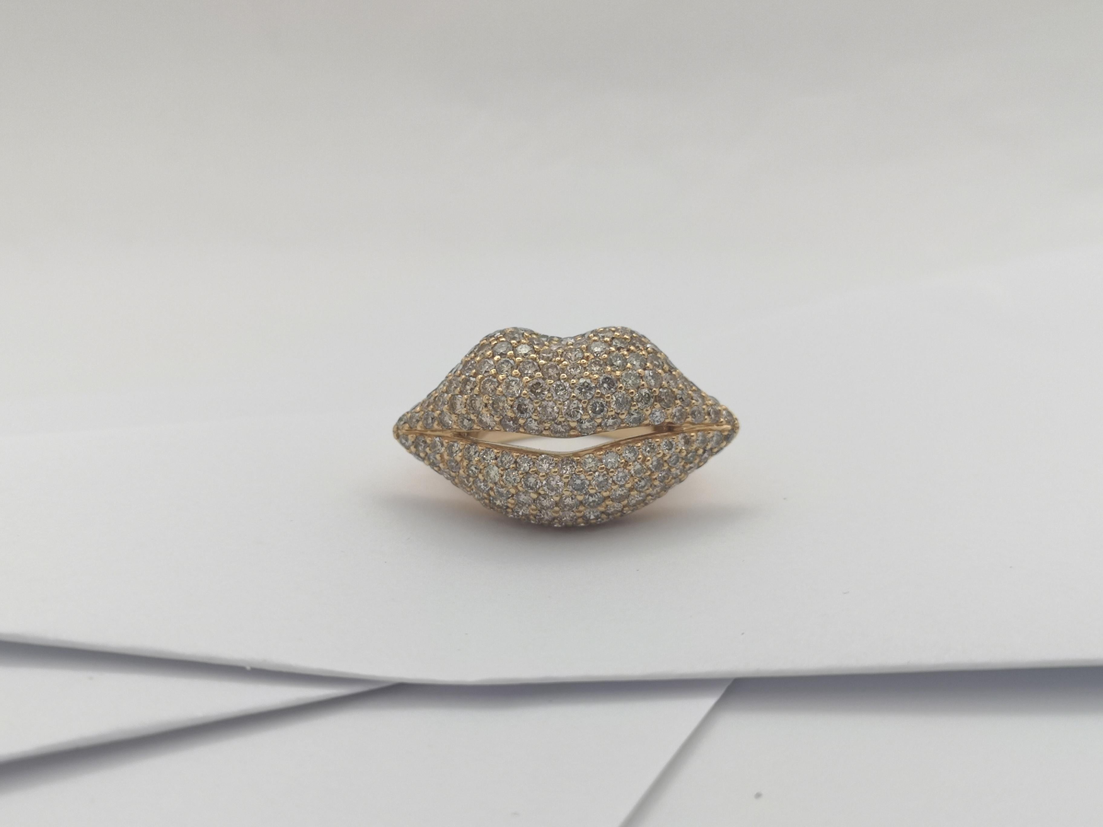 Brown Diamond Lips Ring set in 18K Rose Gold Settings For Sale 4