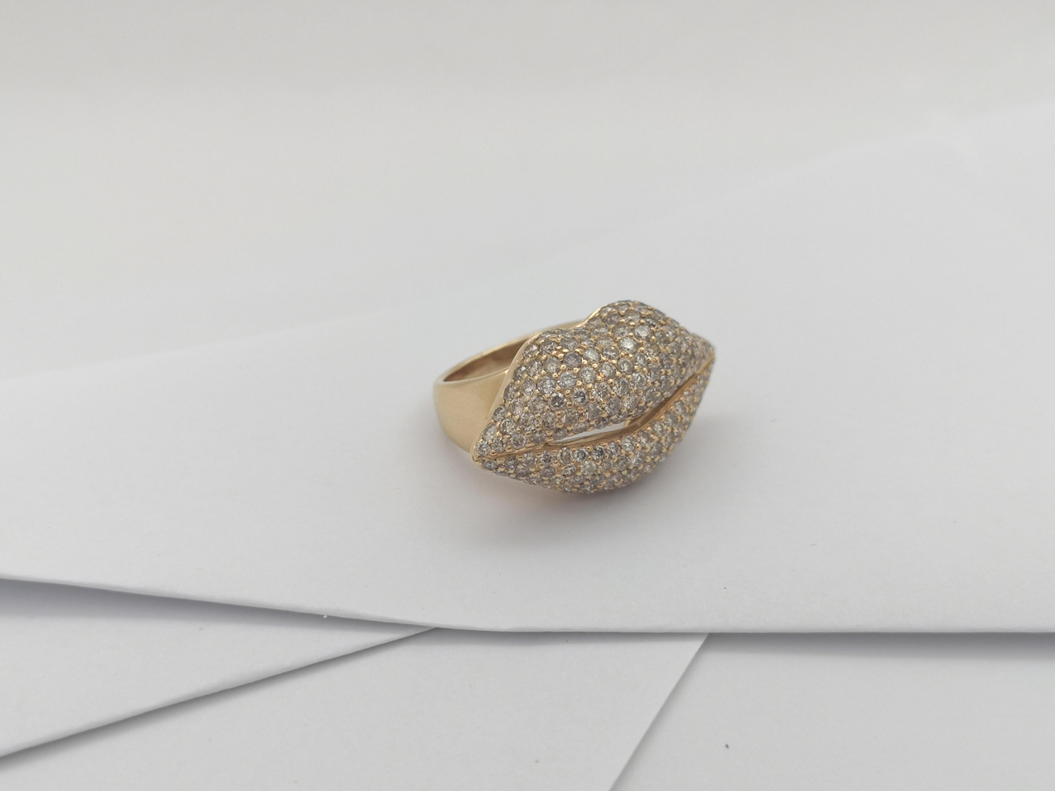 Brown Diamond Lips Ring set in 18K Rose Gold Settings For Sale 6