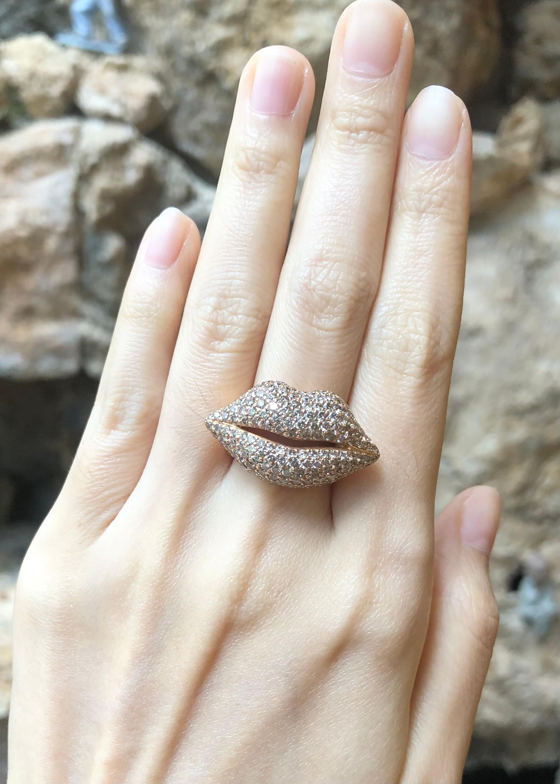 Brilliant Cut Brown Diamond Lips Ring set in 18K Rose Gold Settings For Sale