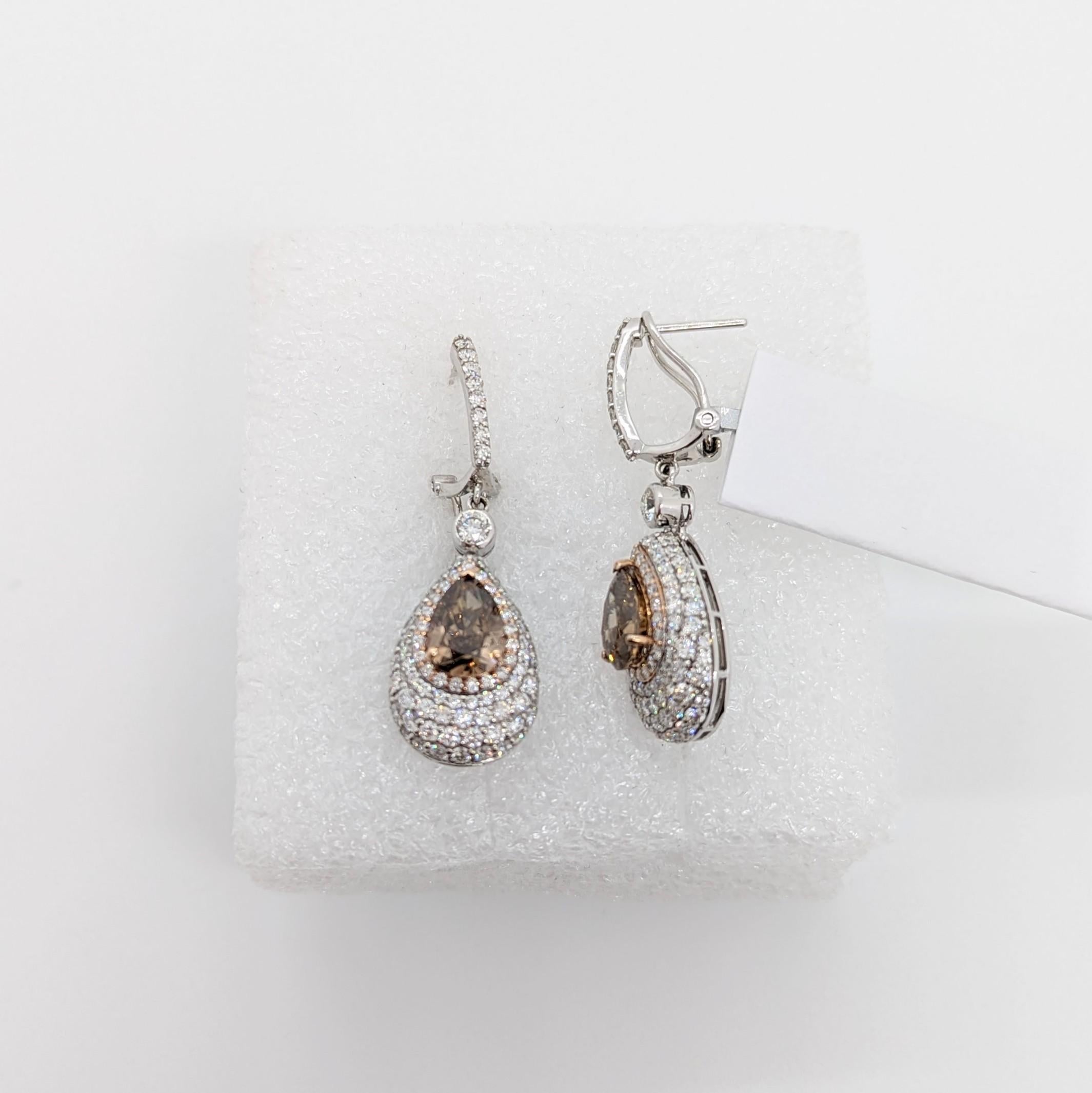 Brown Diamond Pear and White Diamond Round Dangle Earrings in 14K 2 Tone Gold In New Condition For Sale In Los Angeles, CA