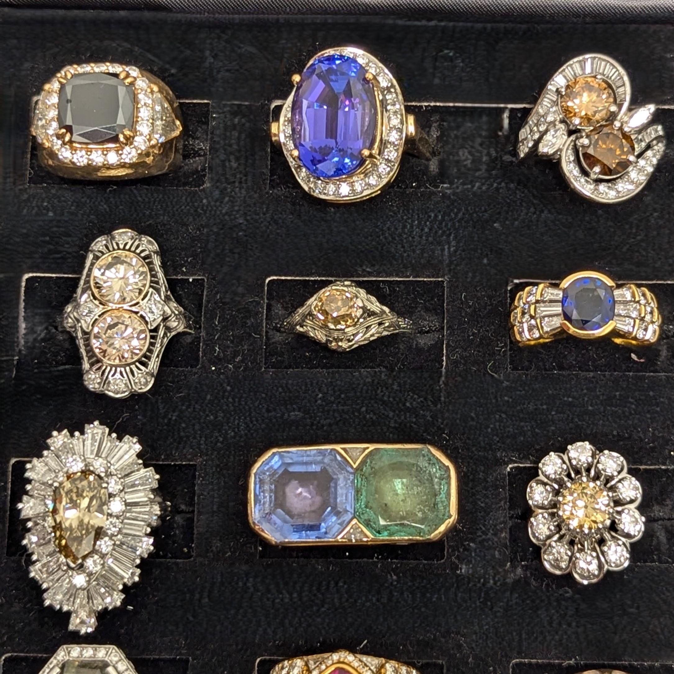 Taglio rotondo Anello da cocktail con diamante marrone e filigrana in platino in vendita