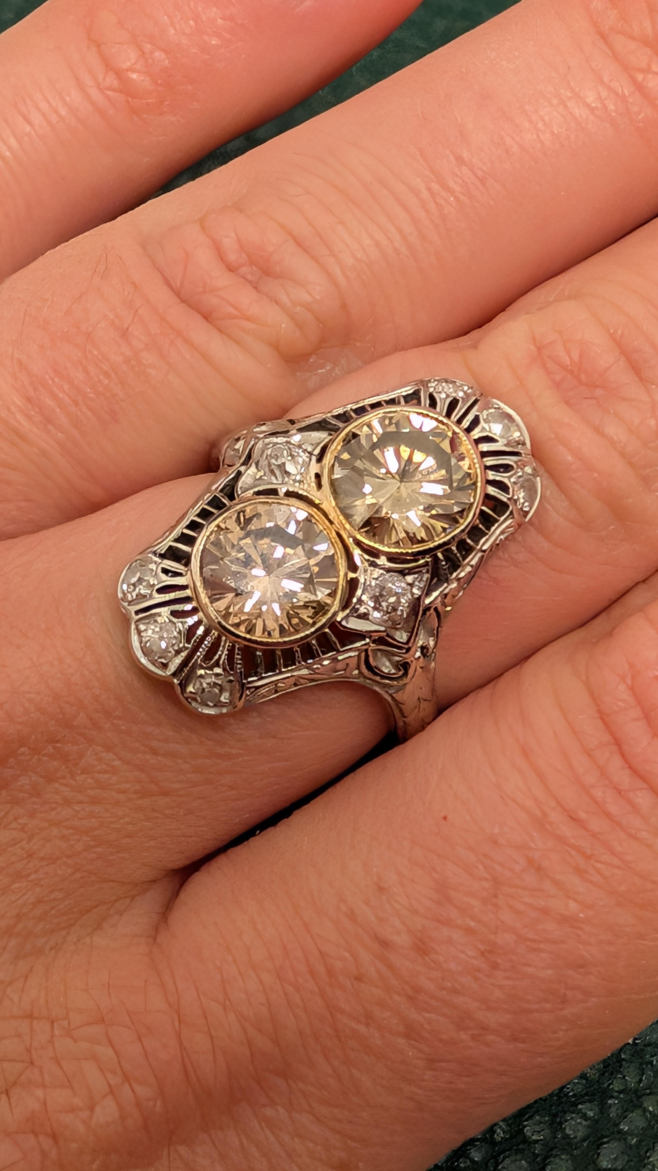 Anello da cocktail con diamante marrone e filigrana in platino In condizioni ottime in vendita a New York, NY