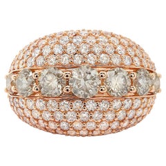 Anello con diamante marrone Incastonatura a pavé di diamanti bianchi 4,32 carati Oro rosa 18 carati
