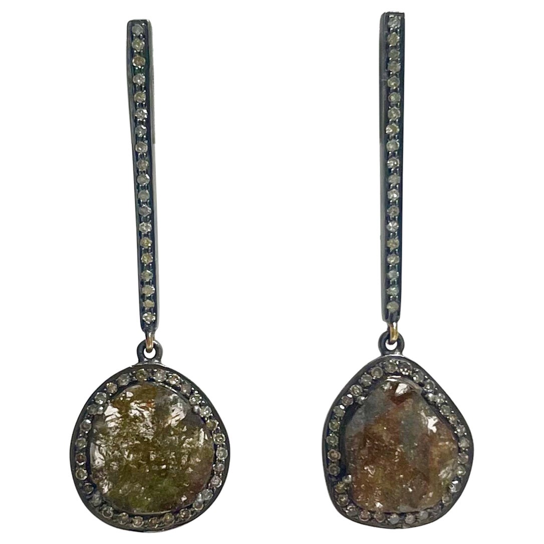 Boucles d'oreilles Paradizia en tranches de diamants bruns avec diamants pavés