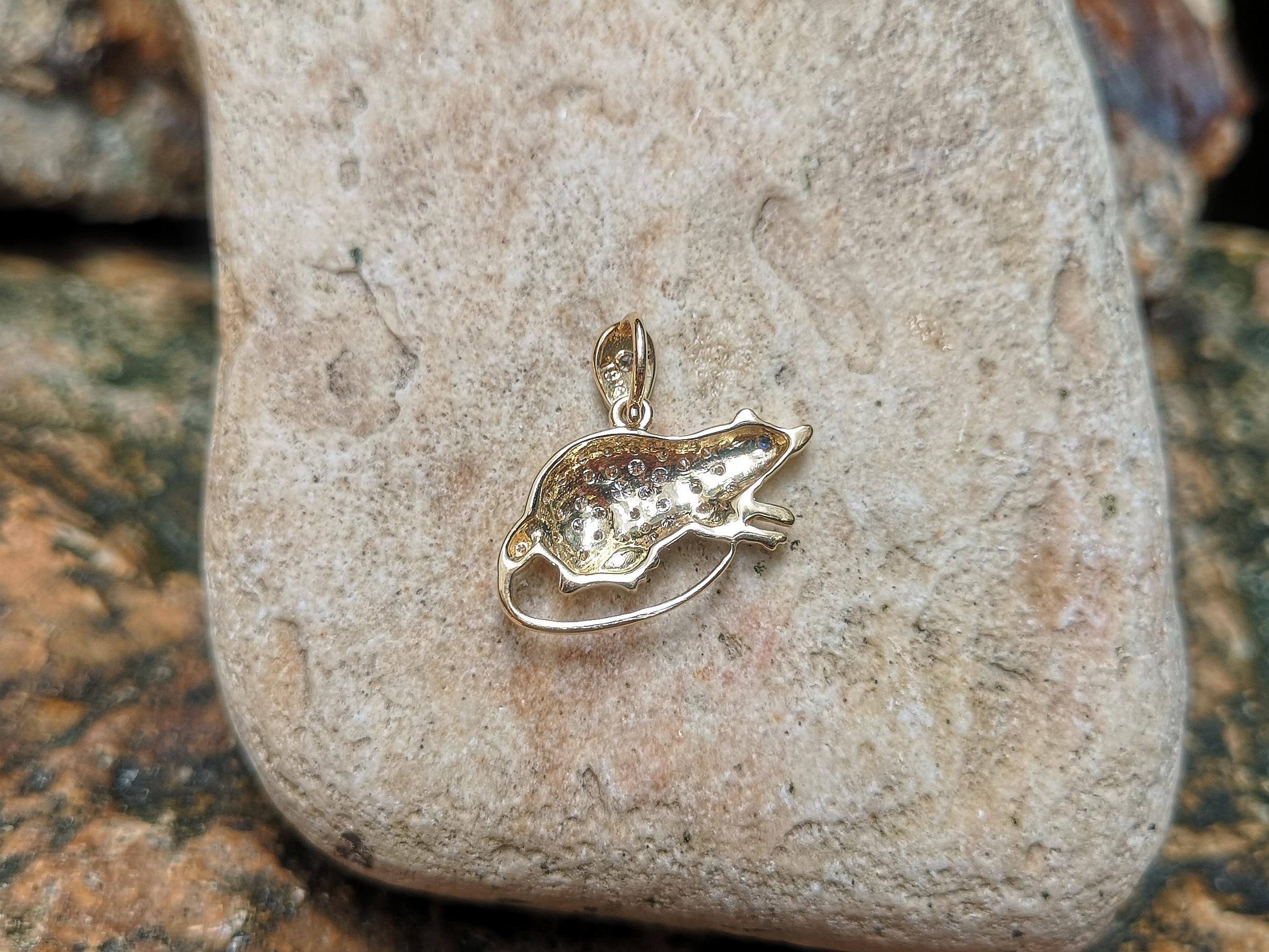 Contemporary Brown Diamond with Blue Sapphire Rat Chinese Zodiac Pendant in 18 Karat Gold For Sale