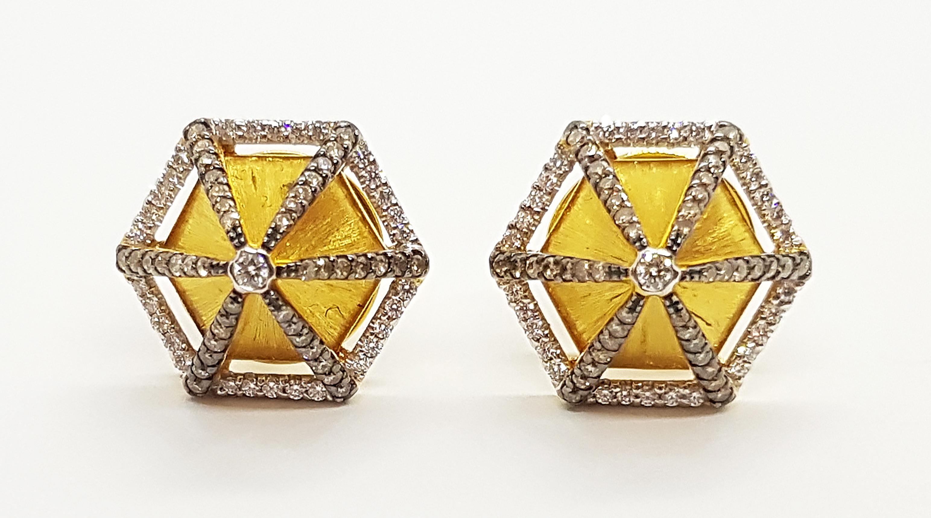 Boucles d'oreilles en or 18 carats avec diamant brun 0,44 carat et diamant 0,27 carat

Largeur :  1.6 cm 
Longueur :  1.6 cm
Poids total : 10,65 grammes

FONDÉE PAR UN COUPLE PRIMÉ, NUTTAPON (KENNY) & SHAR-LINN, KAVANT & SHARART EST UNE MARQUE DE