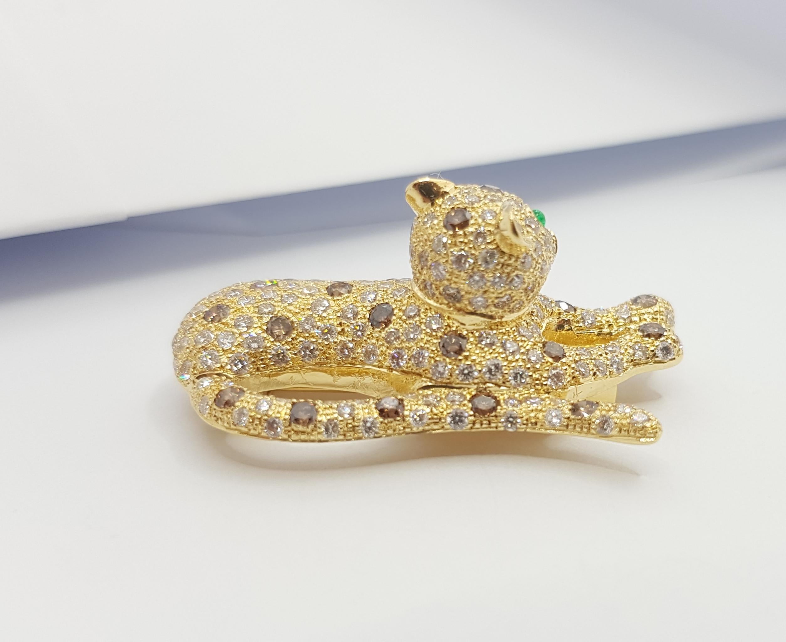 Brown Diamond with Emerald Panther Brooch Set in 18 Karat Gold For Sale 7