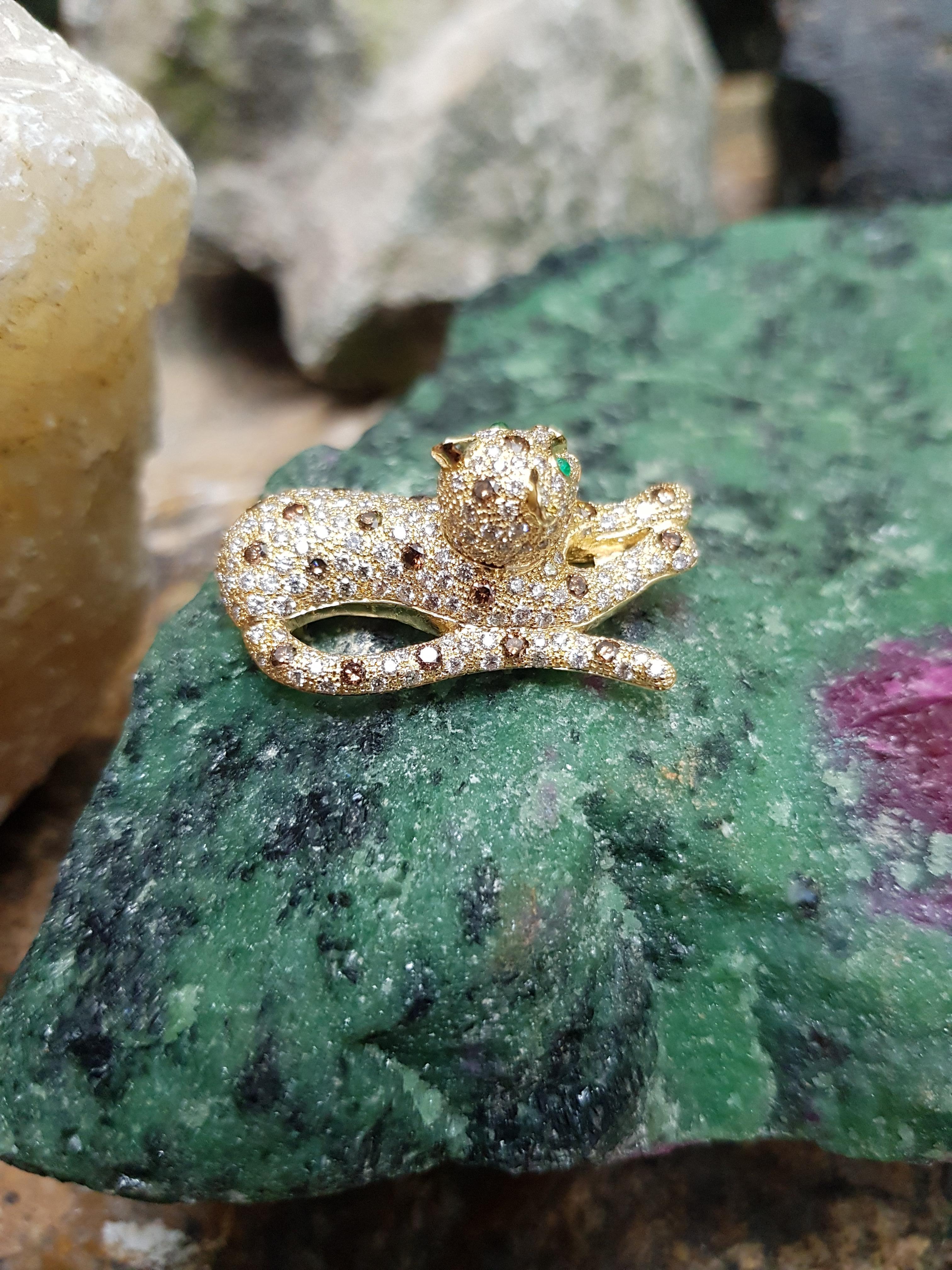 Contemporary Brown Diamond with Emerald Panther Brooch Set in 18 Karat Gold For Sale