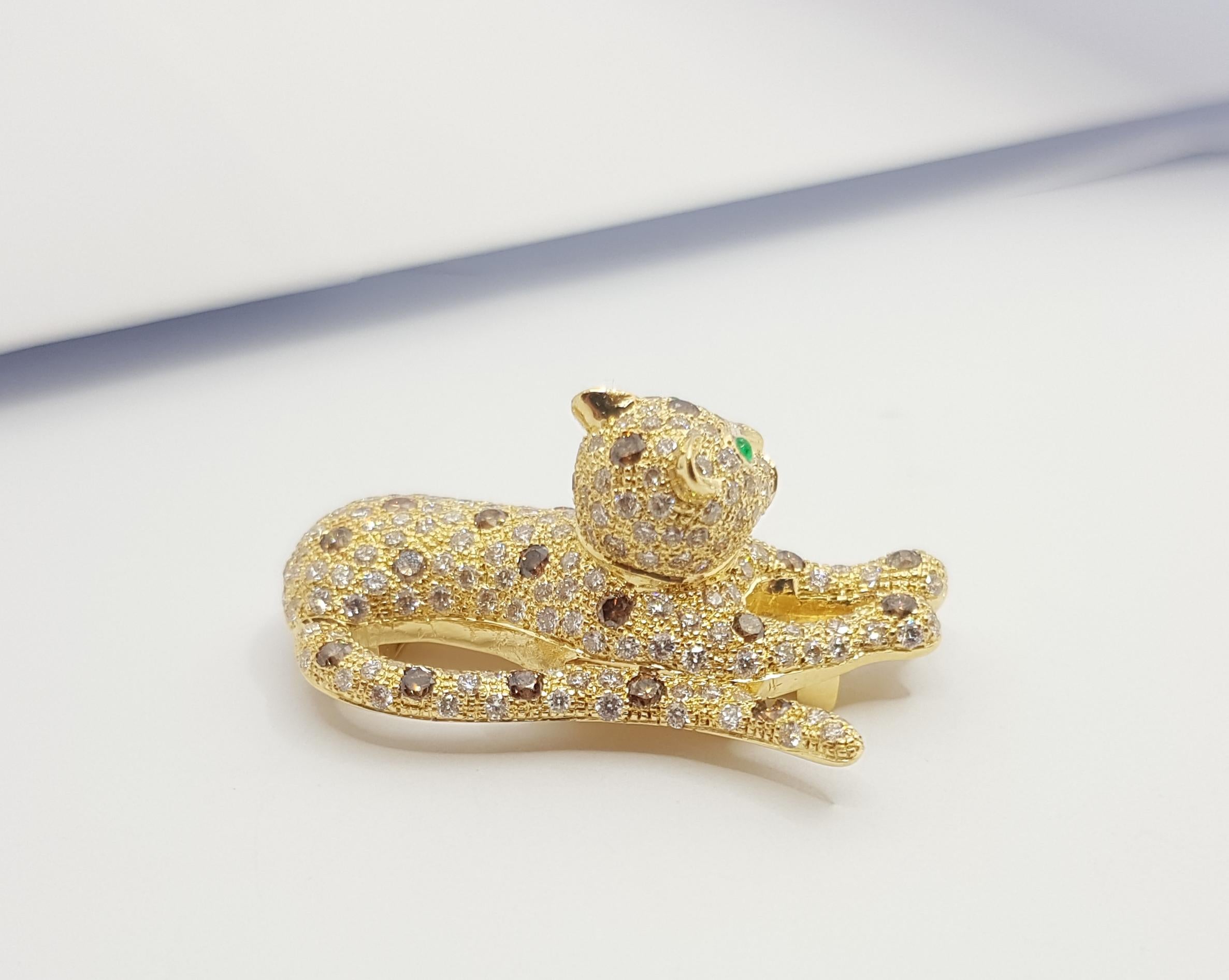 Women's or Men's Brown Diamond with Emerald Panther Brooch Set in 18 Karat Gold For Sale