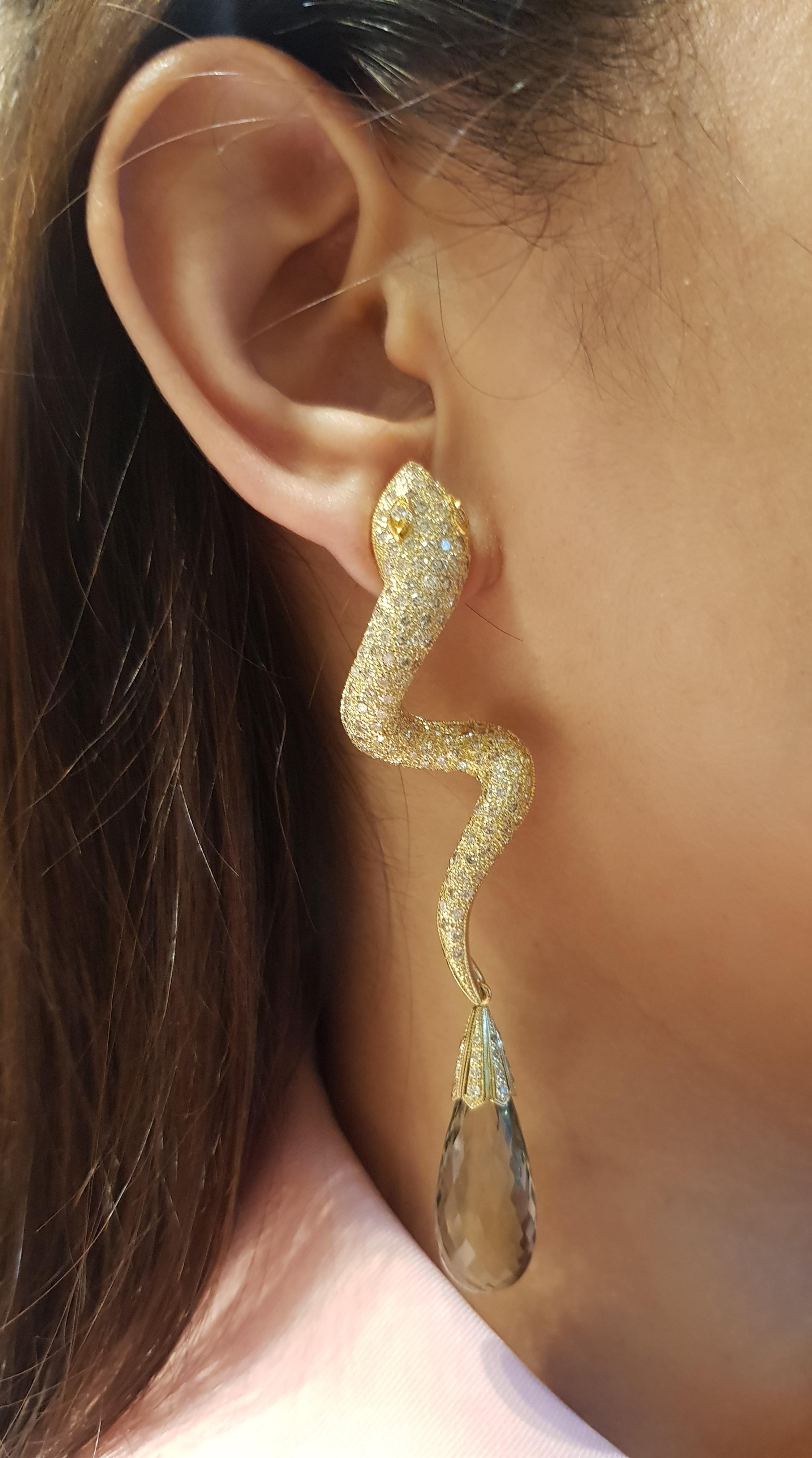 Contemporary Brown Diamond with Green Amethyst Snake Earrings Set in 18 Karat Gold Settings For Sale
