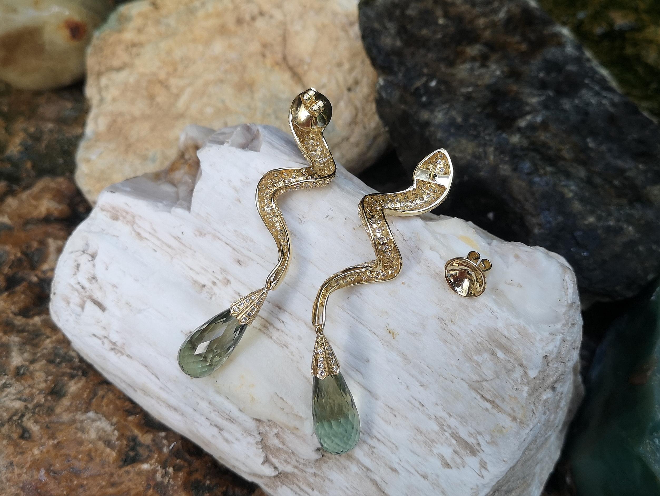 Brown Diamond with Green Amethyst Snake Earrings Set in 18 Karat Gold Settings For Sale 1