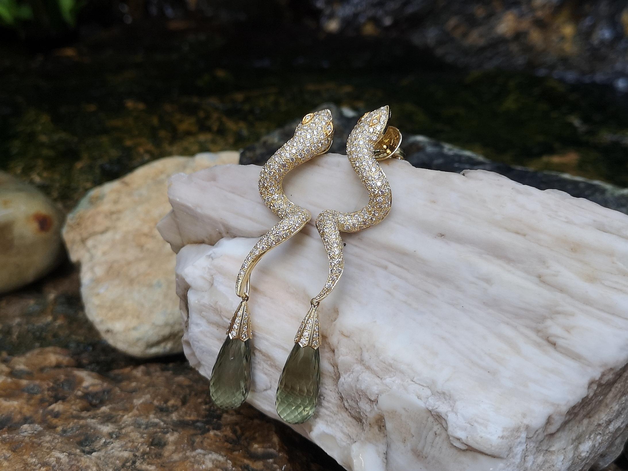 Brown Diamond with Green Amethyst Snake Earrings Set in 18 Karat Gold Settings For Sale 3