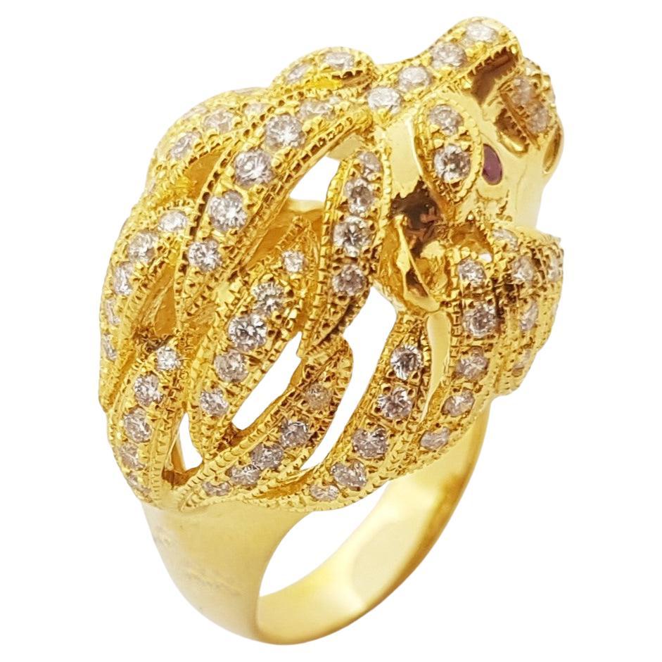 Brauner Diamant mit Rubin Löwenring in 18 Karat Goldfassung