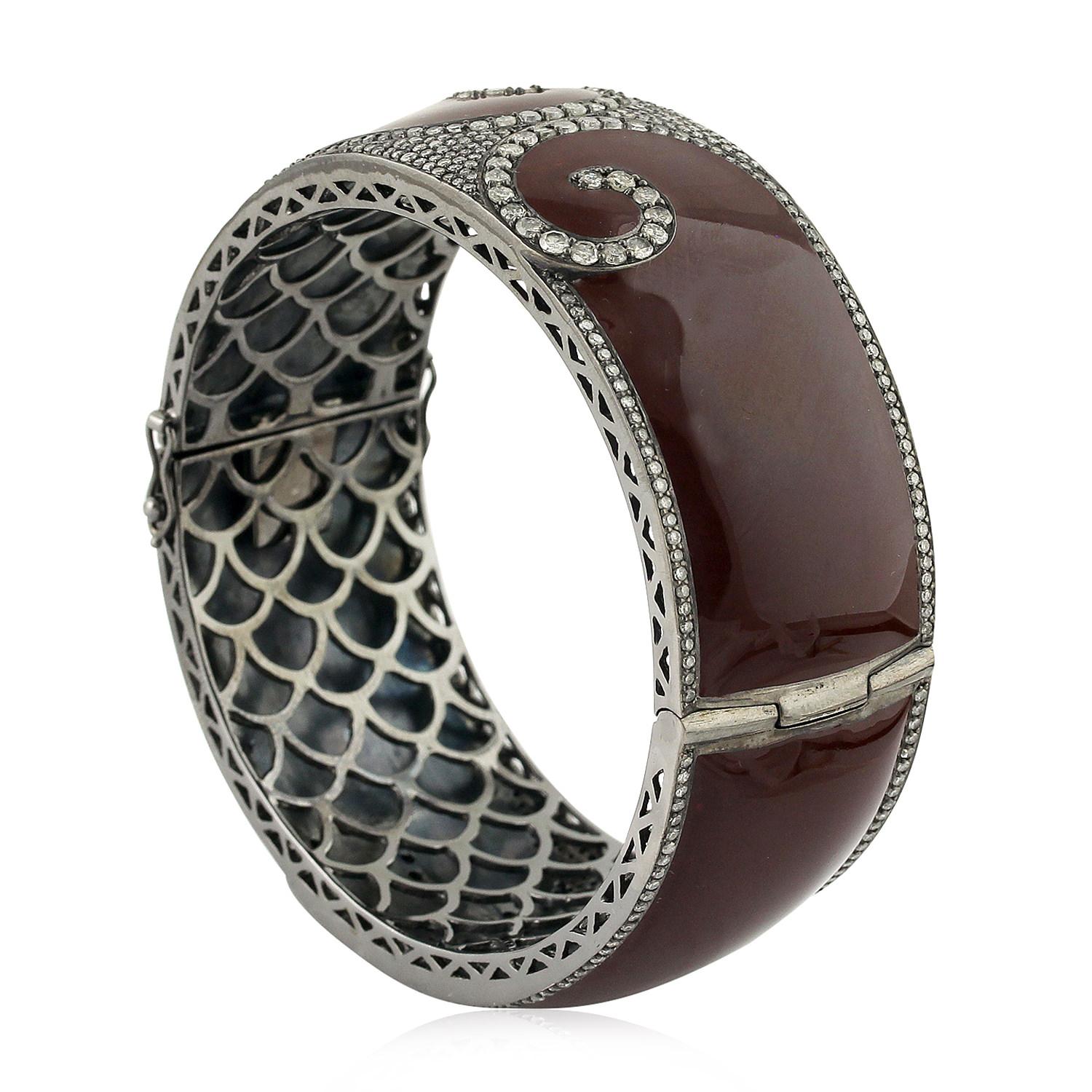 Brown Enamel Cuff With pave Diamond Made In 18k Gold In New Condition For Sale In New York, NY