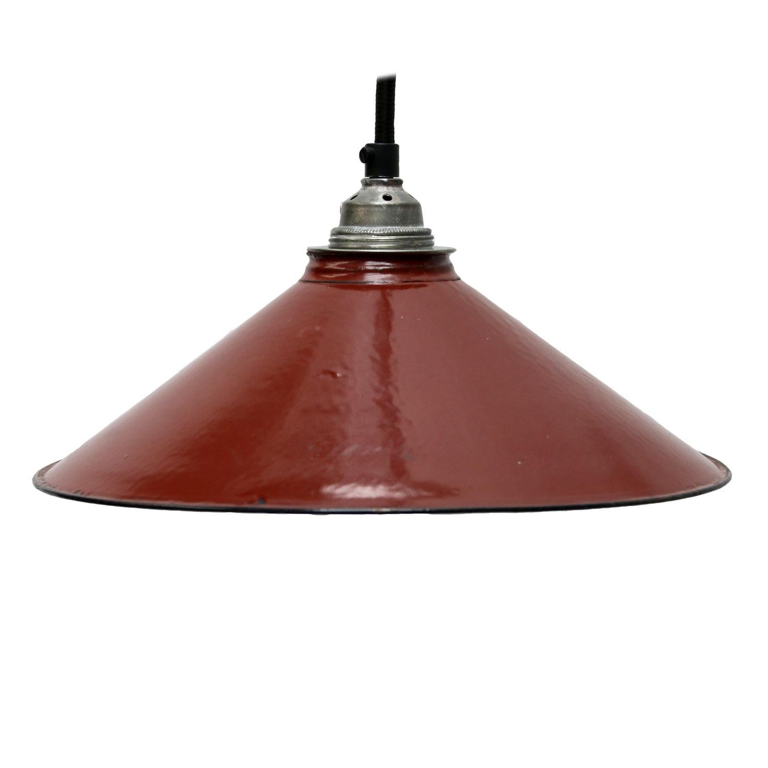 Small French industrial pendant.

Measure: Weight 0.5 kg / 1.1 lb

Priced per individual item. All lamps have been made suitable by international standards for incandescent light bulbs, energy-efficient and LED bulbs. E26/E27 bulb holders and new