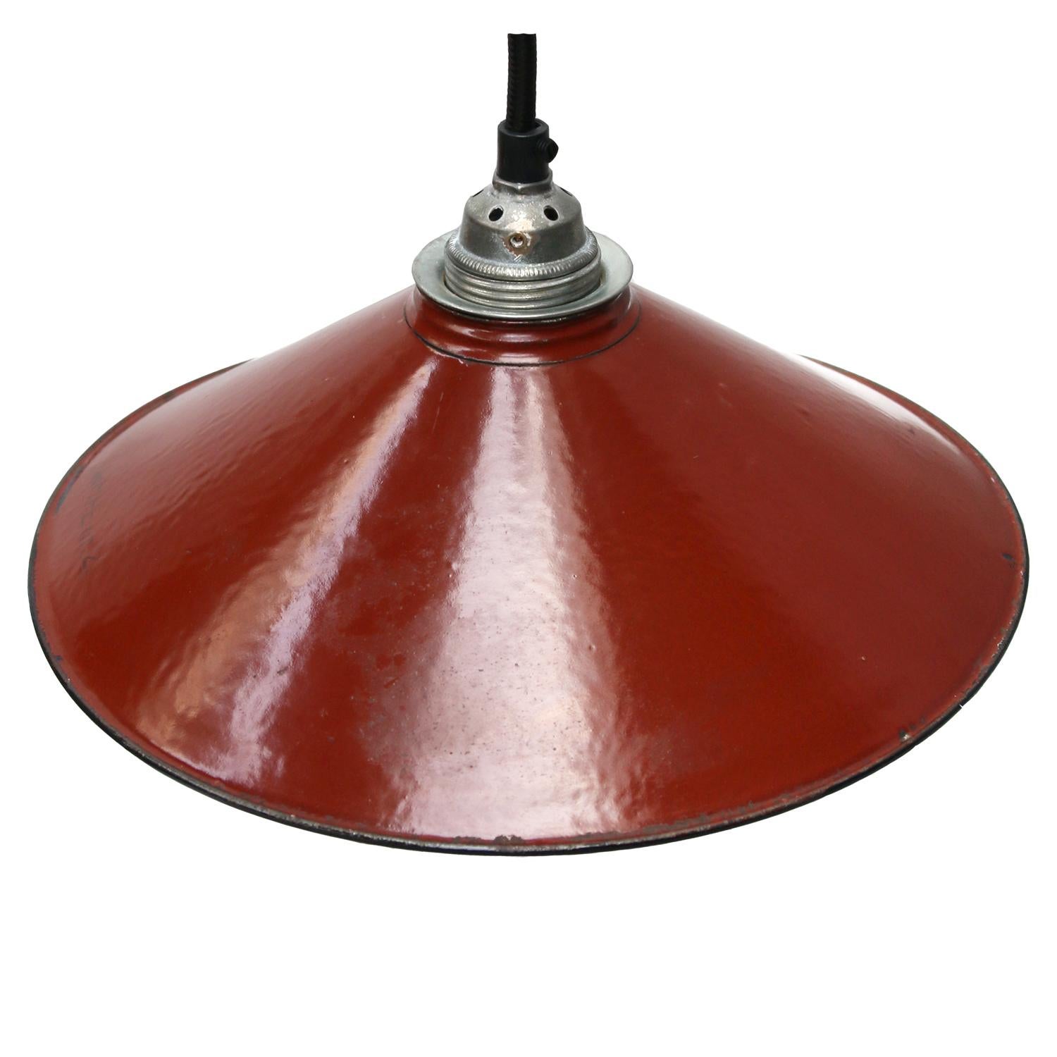 Brown Enamel French Vintage Industrial Pendant Light In Good Condition In Amsterdam, NL