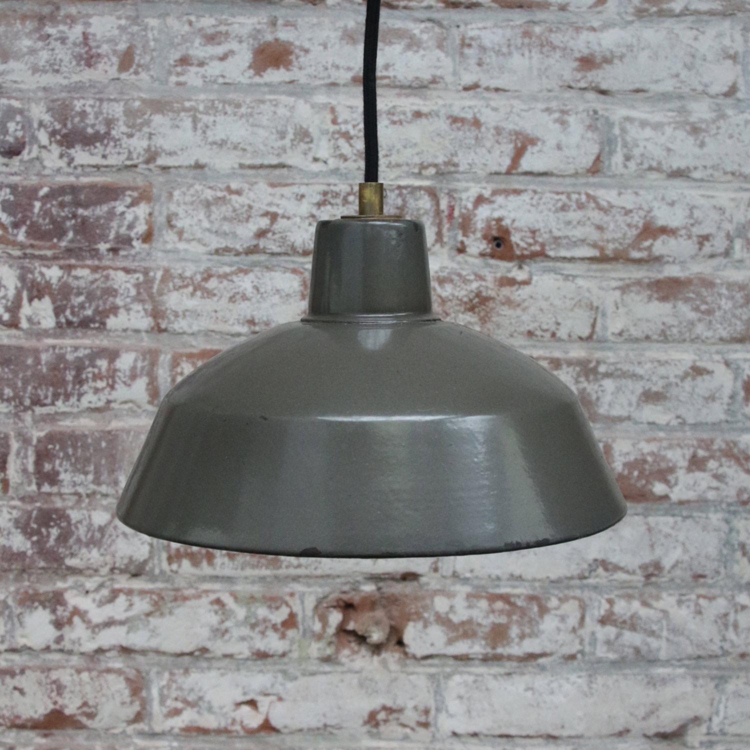 Brown Enamel Vintage Industrial Factory Pendant Light In Good Condition For Sale In Amsterdam, NL