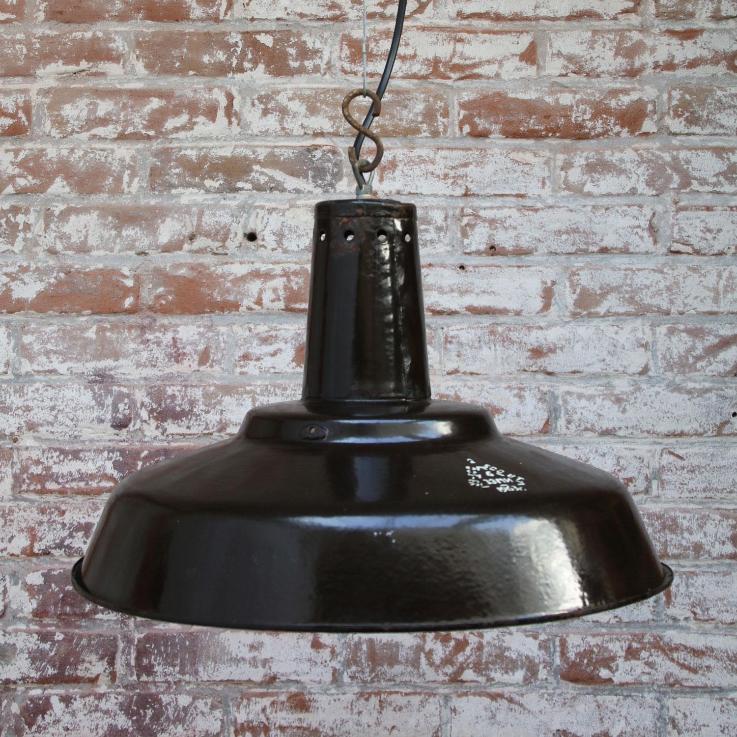 Brown Enamel Vintage Industrial Pendant Lights In Good Condition In Amsterdam, NL