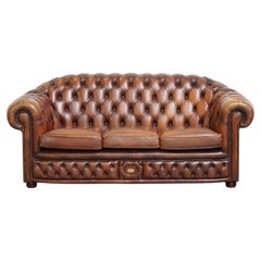 Braunes englisches Rindsleder 2,5-Sitzer Chesterfield Sofa