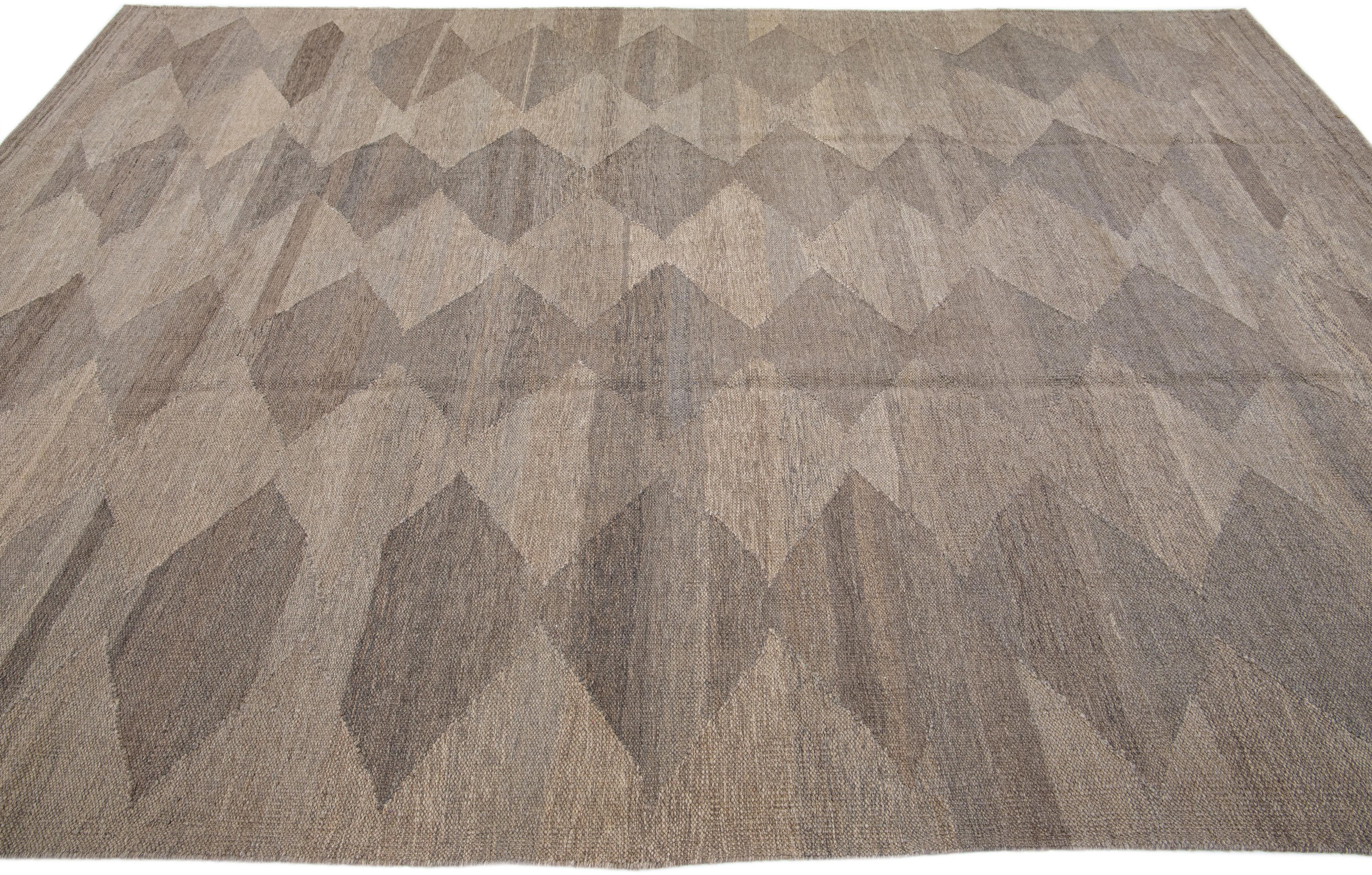 Hand-Knotted Brown Flatweave Modern Kilim Wool Rug with Geometric Pattern For Sale