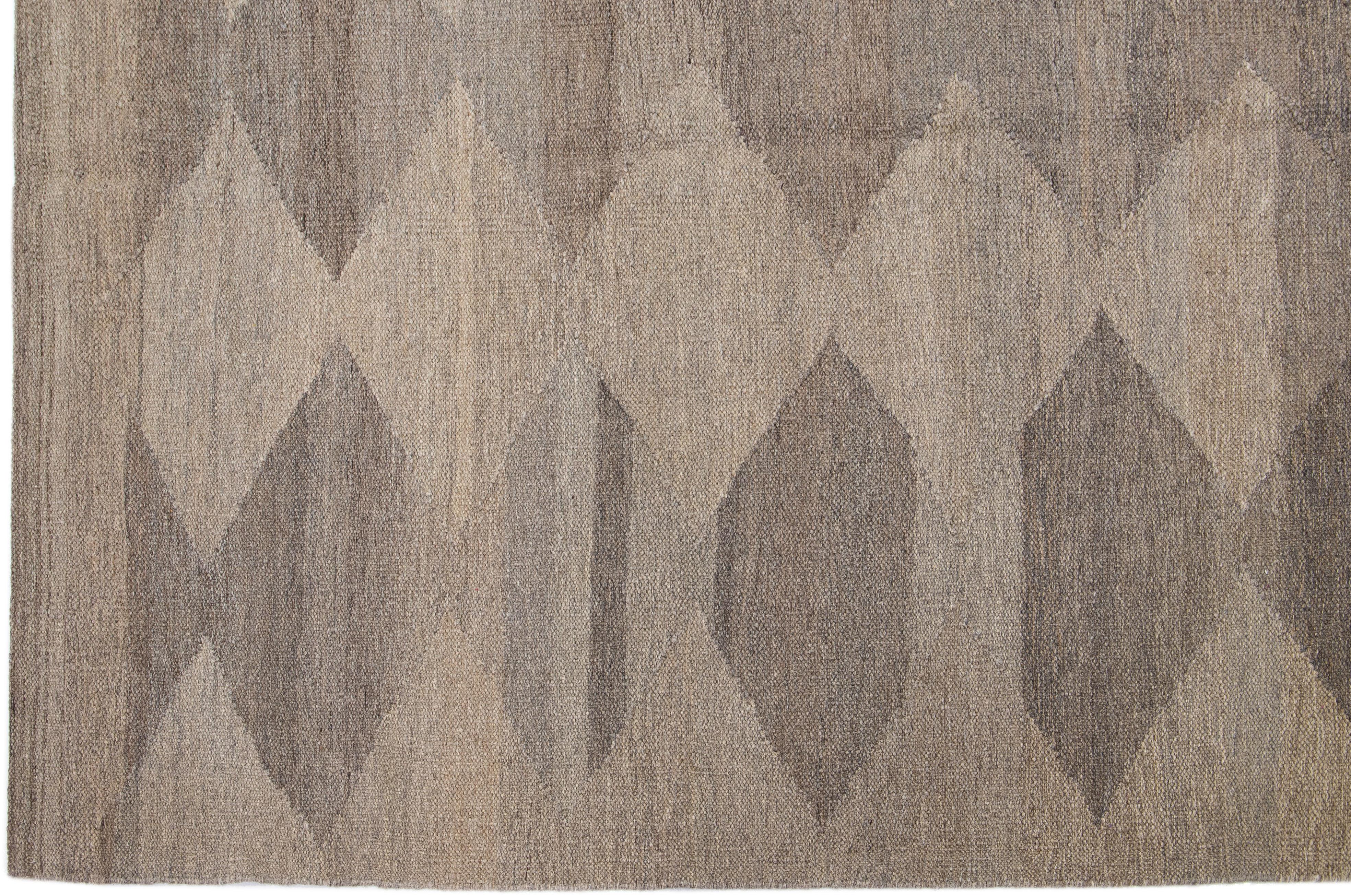 Brown Flatweave Modern Kilim Wool Rug with Geometric Pattern In New Condition For Sale In Norwalk, CT