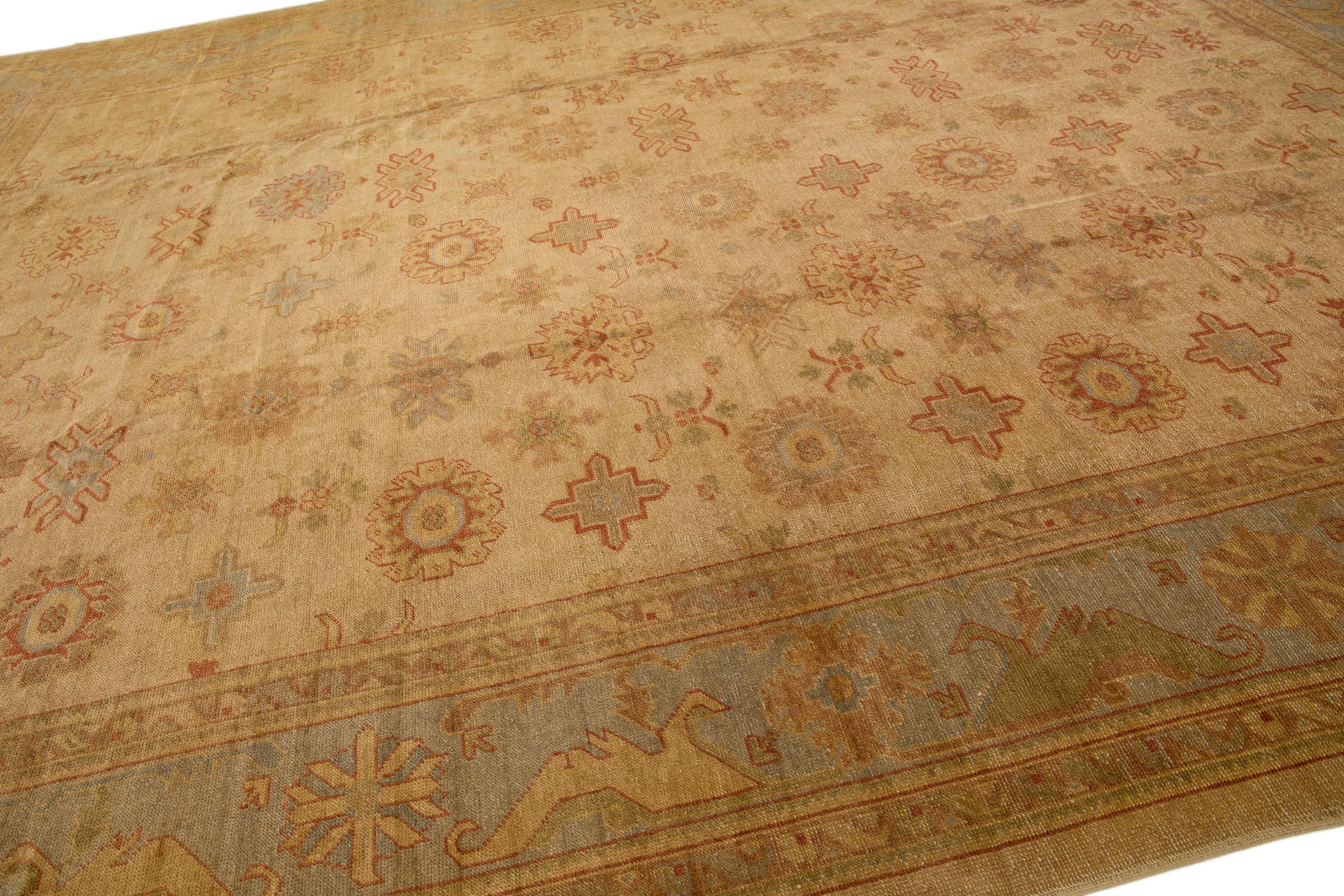 Brown Floral Modern Turkish Oushak Handmade Oversize Wool Rug In Excellent Condition For Sale In Norwalk, CT