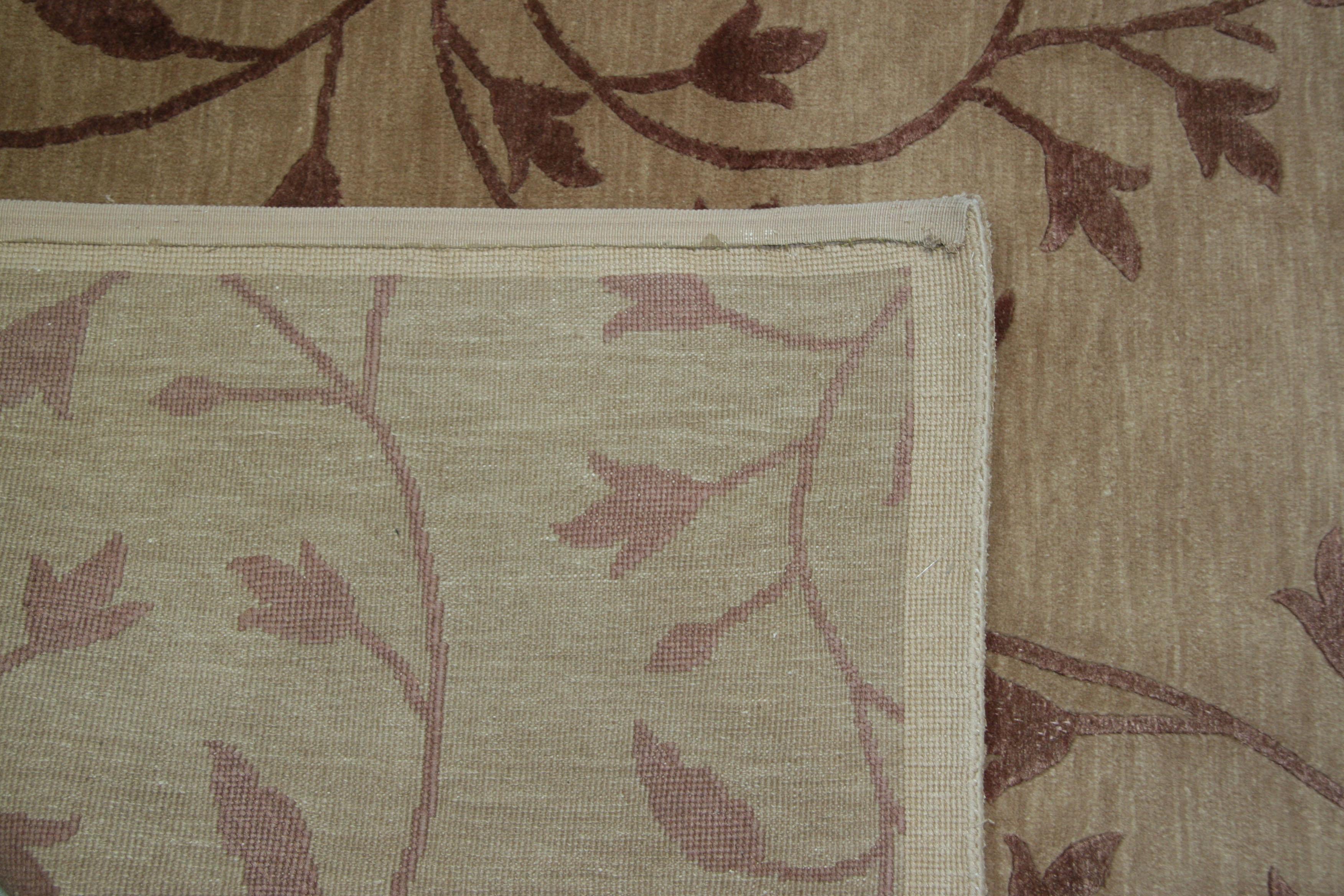 Brown Floral Tracery Area Rug In New Condition For Sale In West Hollywood, CA