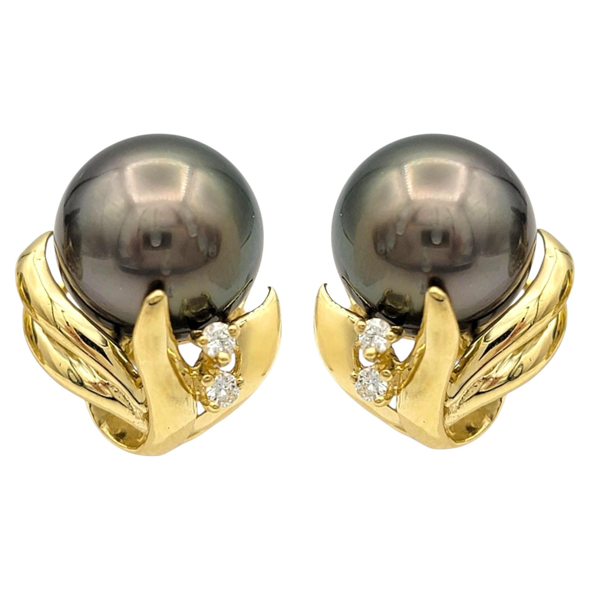 Pendientes de perlas de agua dulce marrones con diamantes en oro amarillo de 18 quilates