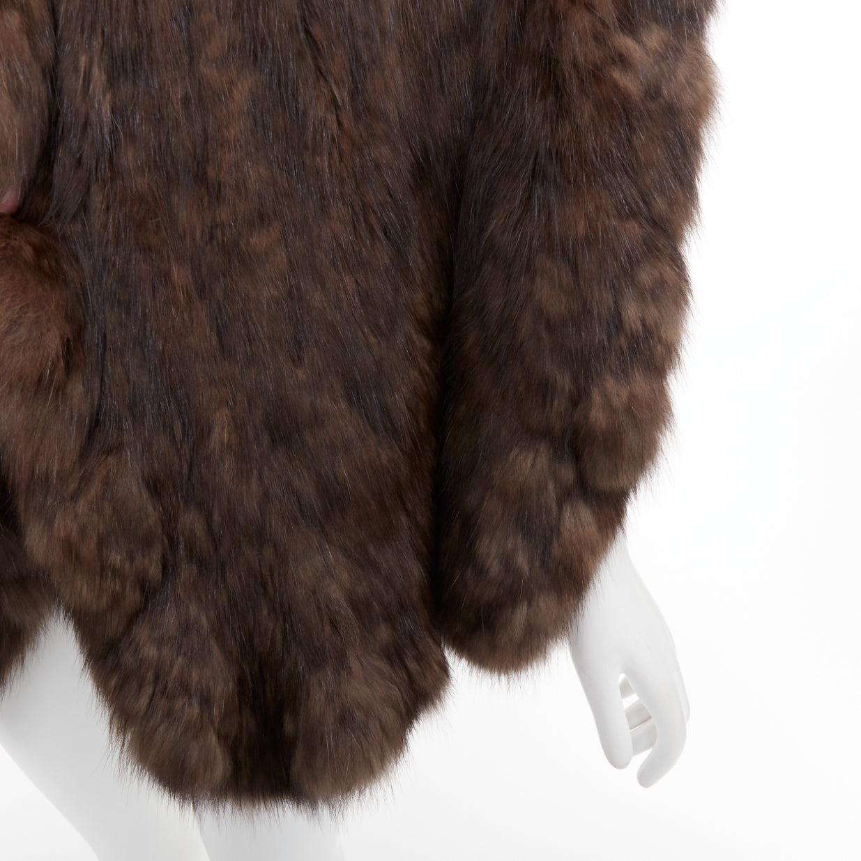 Noir Grand châle étole patchwork en fourrure véritable marron en vente