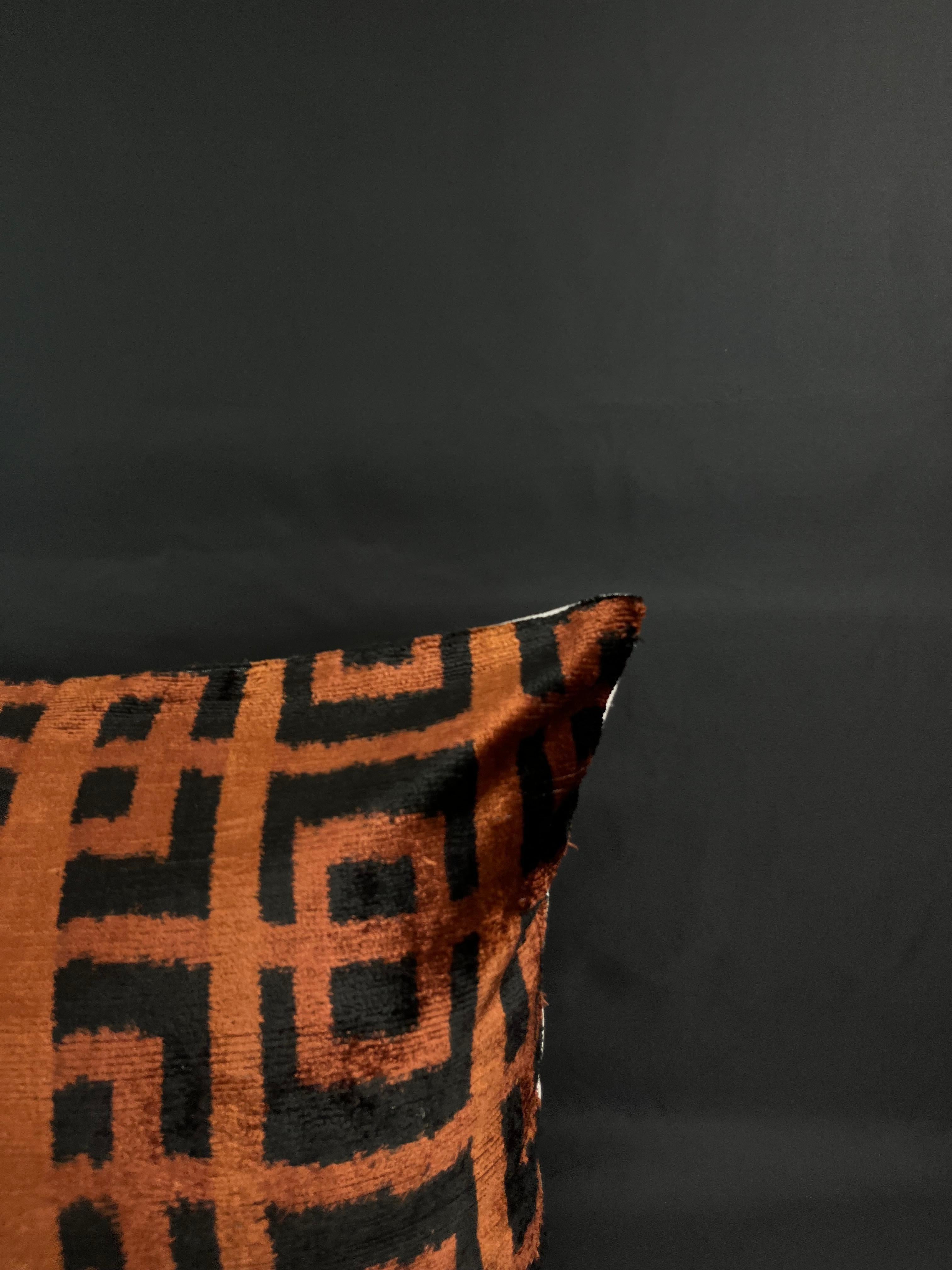 Modern Brown Geometric Design Velvet Silk Ikat Pillow Cover For Sale