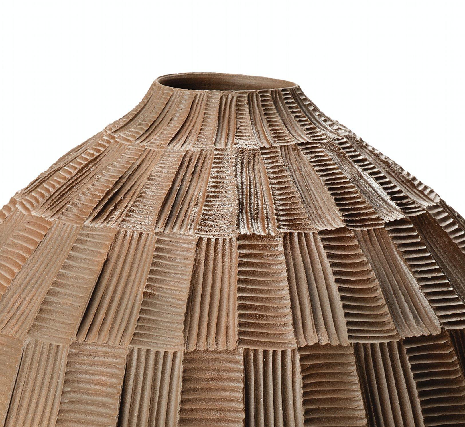 Brown Geometric Line Vessel, Heeeun Jun In New Condition For Sale In New York, NY