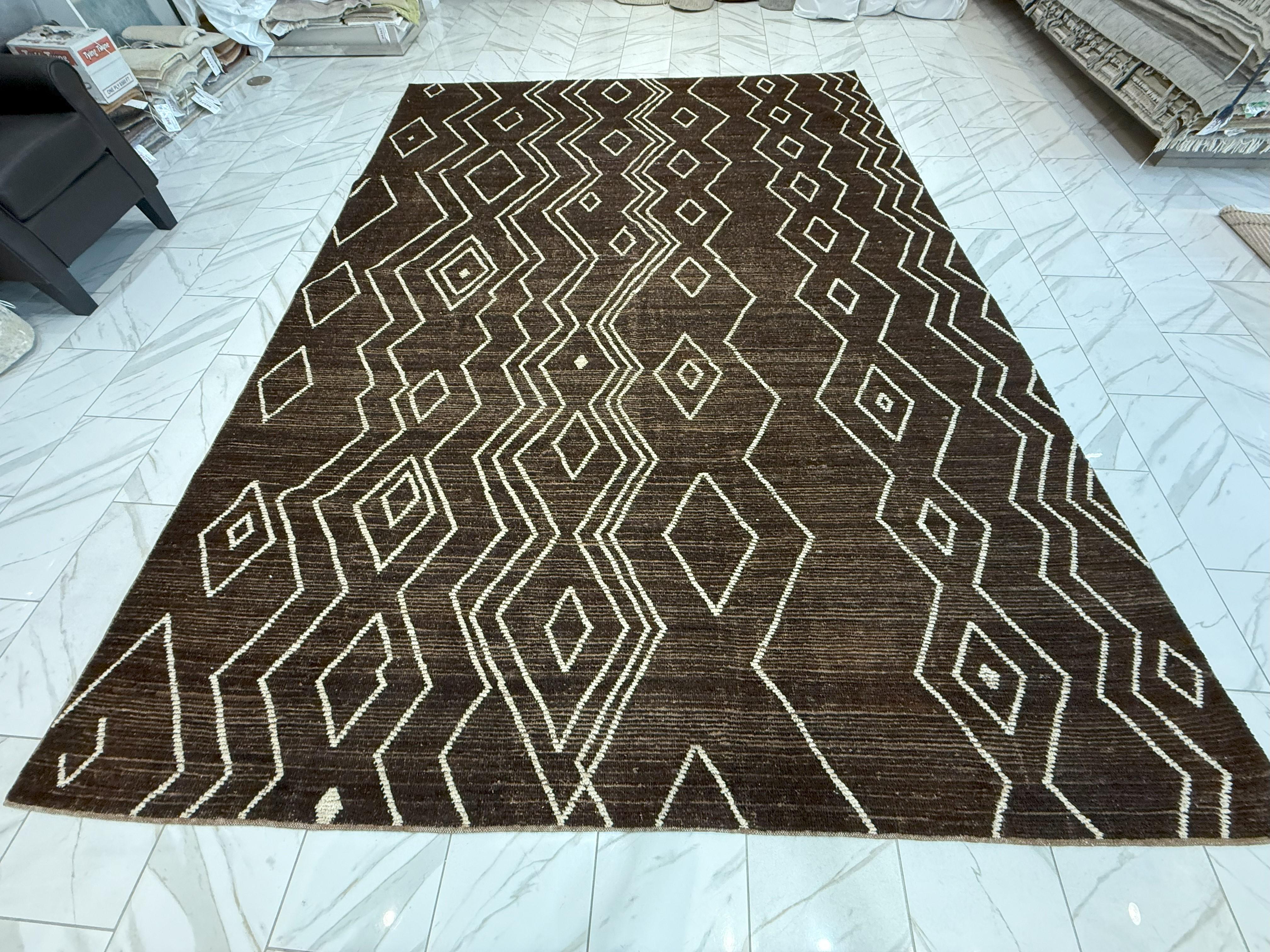 Laine Brown Geometric Moroccan G Design Area Rug en vente