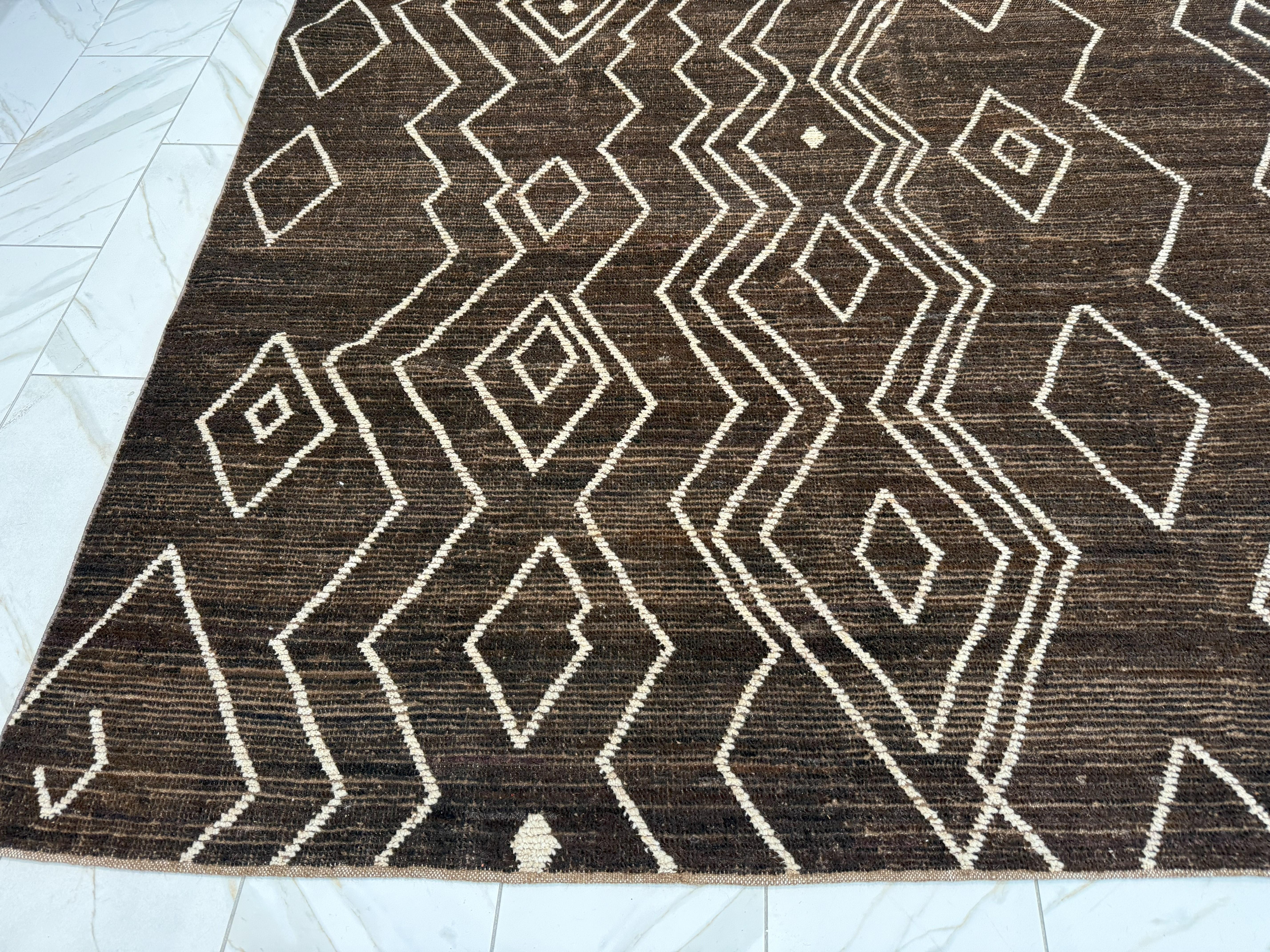 Brown Geometric Moroccan G Design Area Rug en vente 1