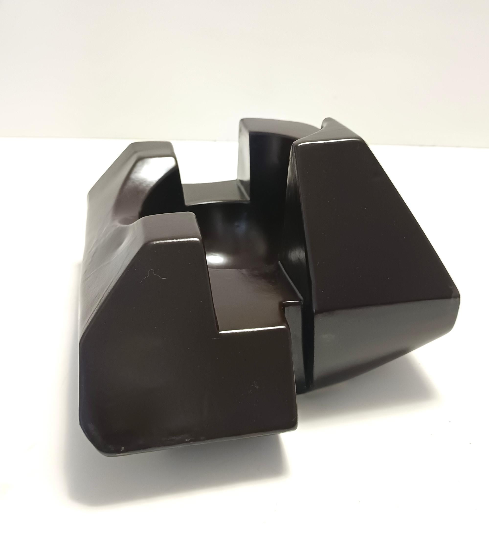 Italiano Ciotola o scultura in ceramica smaltata marrone, Italia in vendita