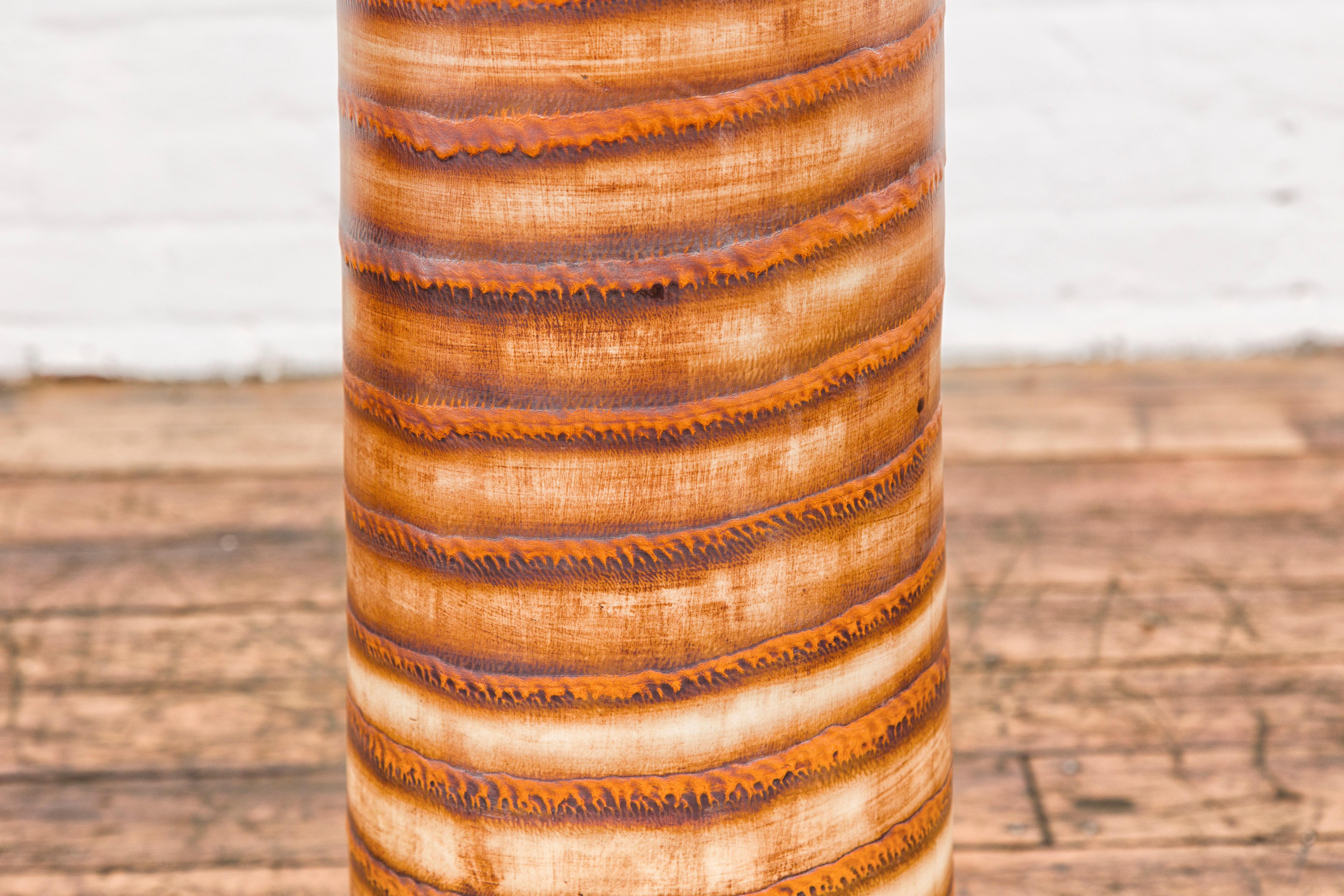 Braun glasierter keramischer Umbrella Stand Pflanzgefäß mit Spiraldekor (Keramik) im Angebot